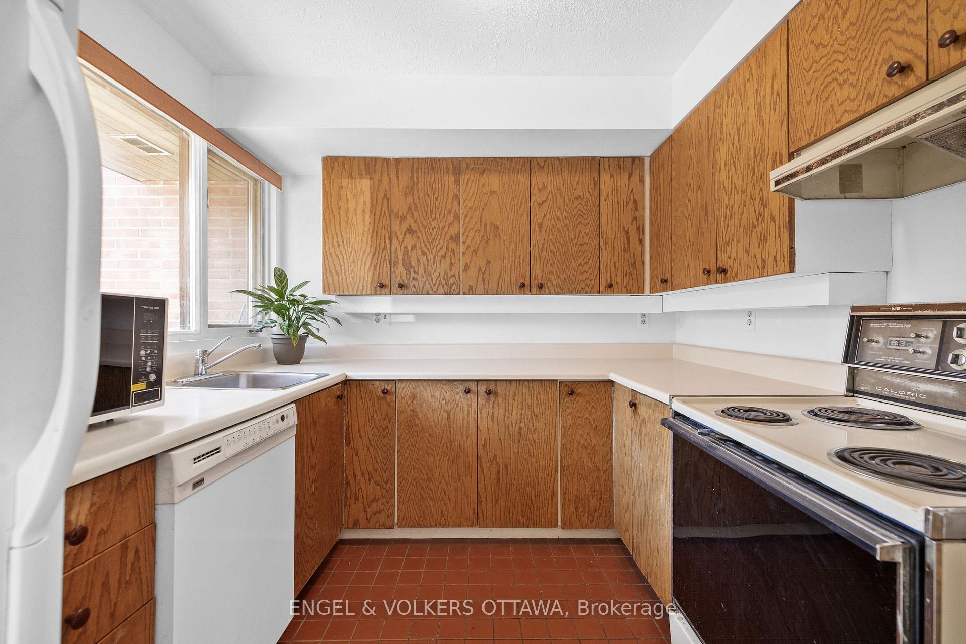 Photo 14 of 306 Cathcart Street, Ottawa, Lower Town — HOMEH