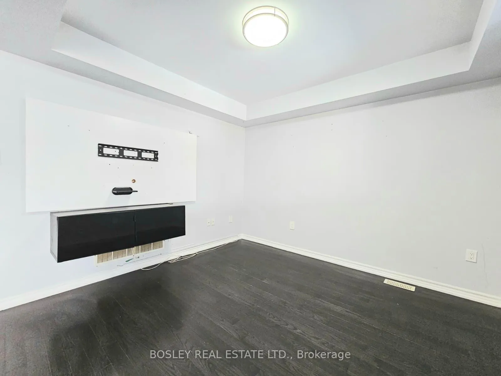 Photo 5 of 30 Billiter Road, Brampton, Northwest Brampton — HOMEH