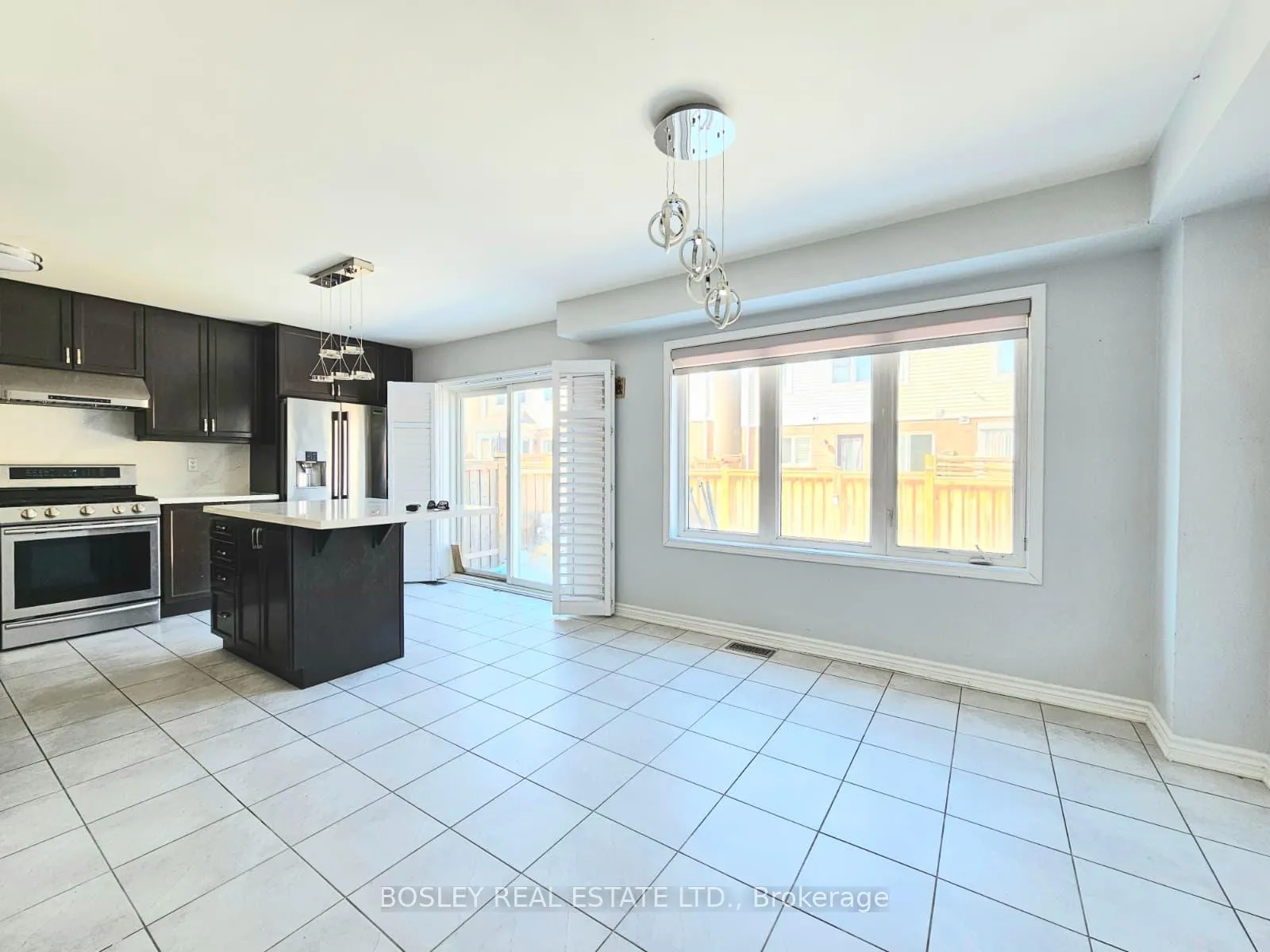 Photo 10 of 30 Billiter Road, Brampton, Northwest Brampton — HOMEH