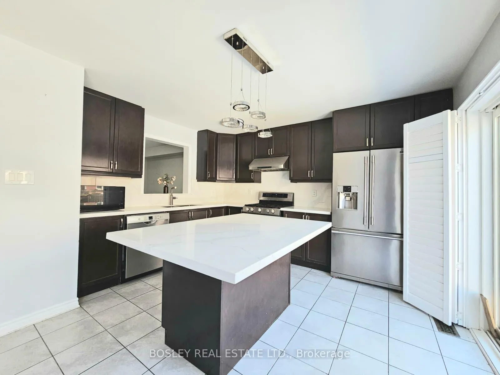 Photo 12 of 30 Billiter Road, Brampton, Northwest Brampton — HOMEH