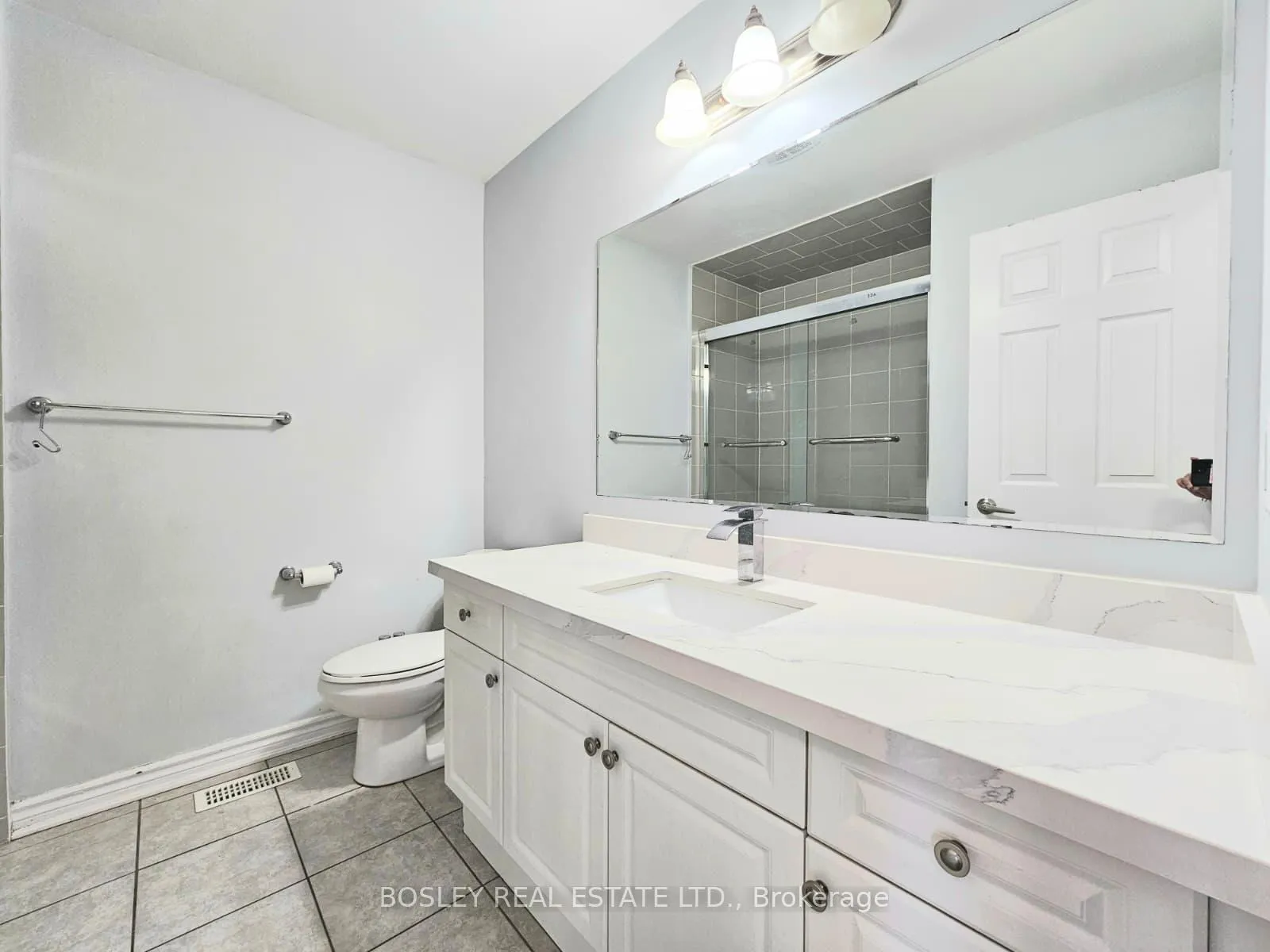 Photo 17 of 30 Billiter Road, Brampton, Northwest Brampton — HOMEH
