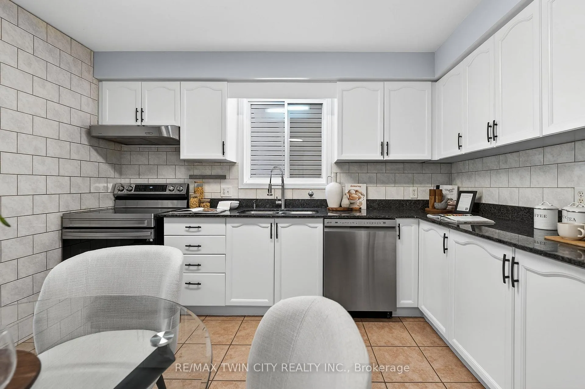 Photo 14 of 763 Angler Way, Waterloo — HOMEH
