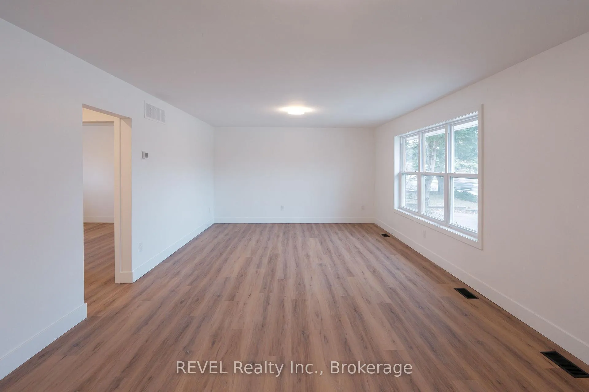 Photo 11 of Unit Upper, 2137 Mount Forest Drive, Burlington, Mountainside — HOMEH