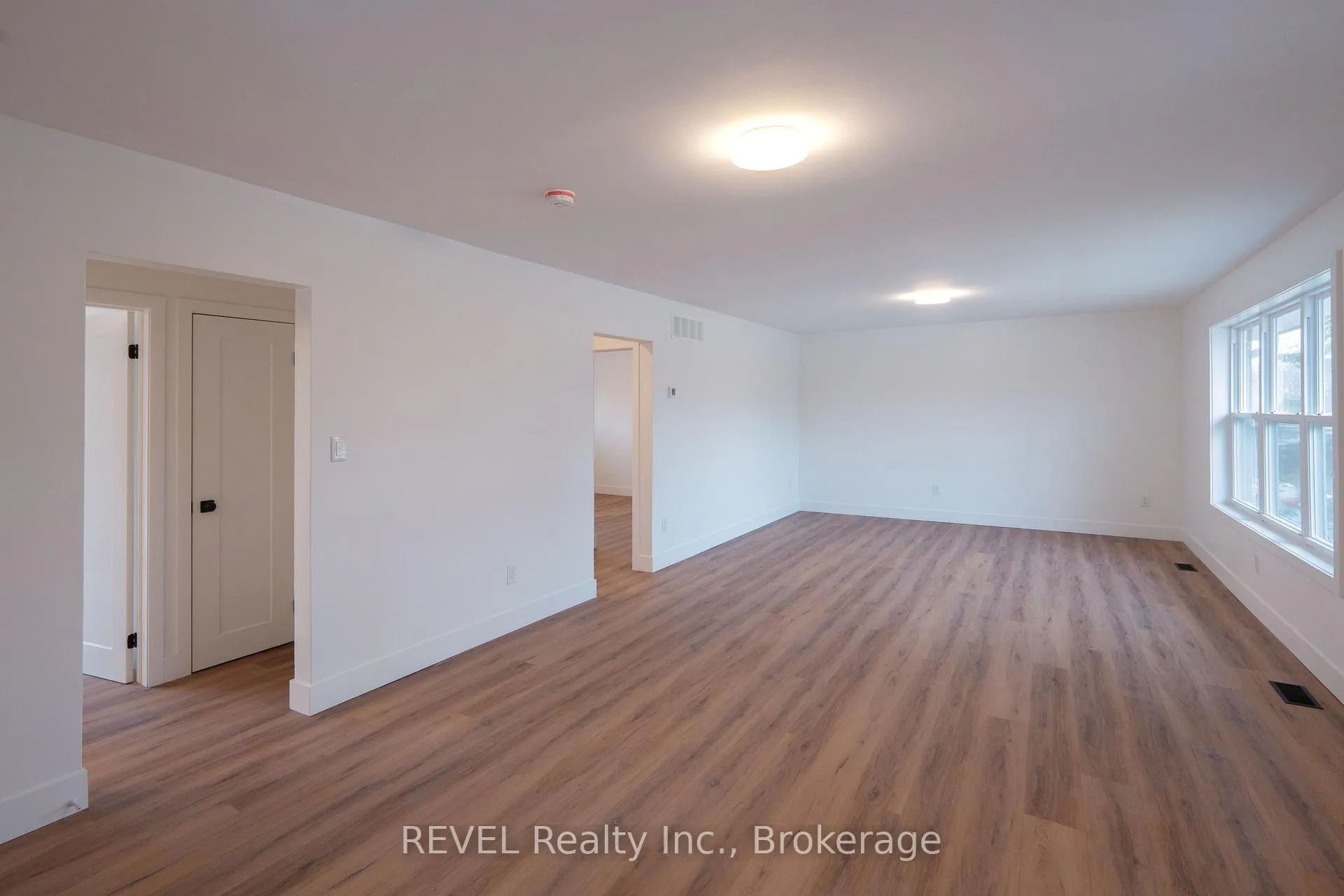 Photo 12 of Unit Upper, 2137 Mount Forest Drive, Burlington, Mountainside — HOMEH
