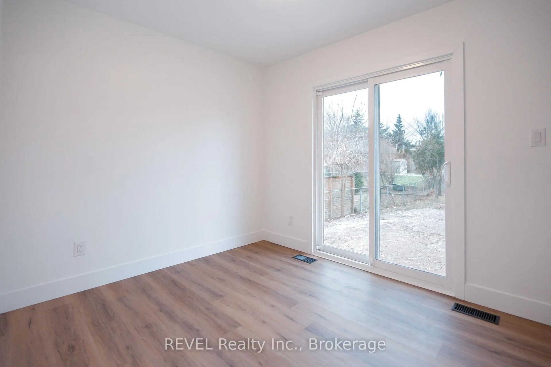 Photo 17 of Unit Upper, 2137 Mount Forest Drive, Burlington, Mountainside — HOMEH