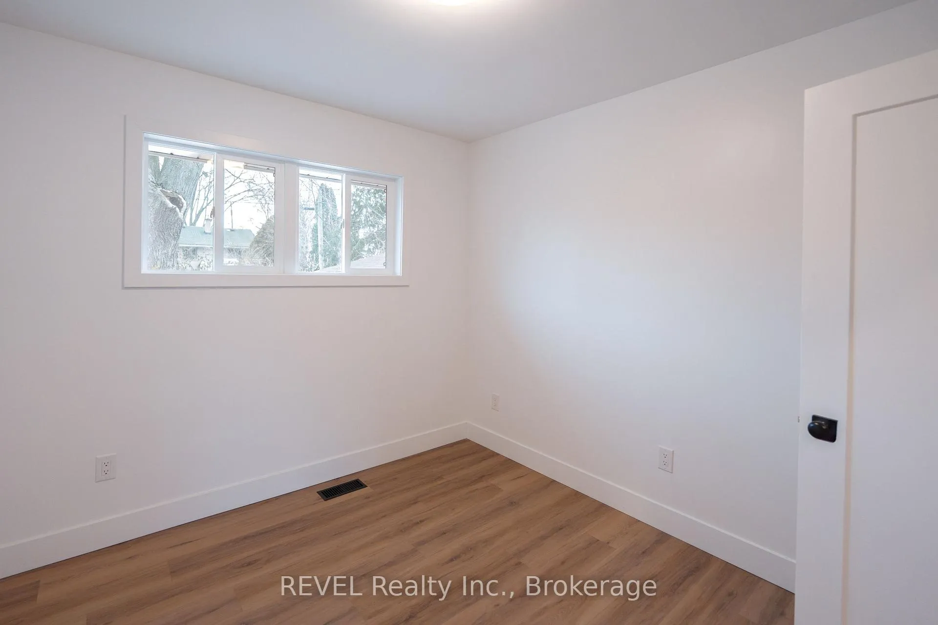 Photo 19 of Unit Upper, 2137 Mount Forest Drive, Burlington, Mountainside — HOMEH