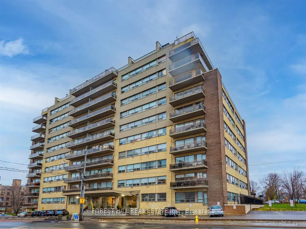 Front of Unit 306, 2500 Bathurst Street