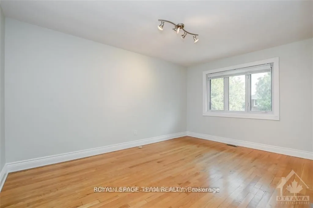 Photo 9 of 676 Hastings Avenue, Ottawa, Elmvale Acres — HOMEH