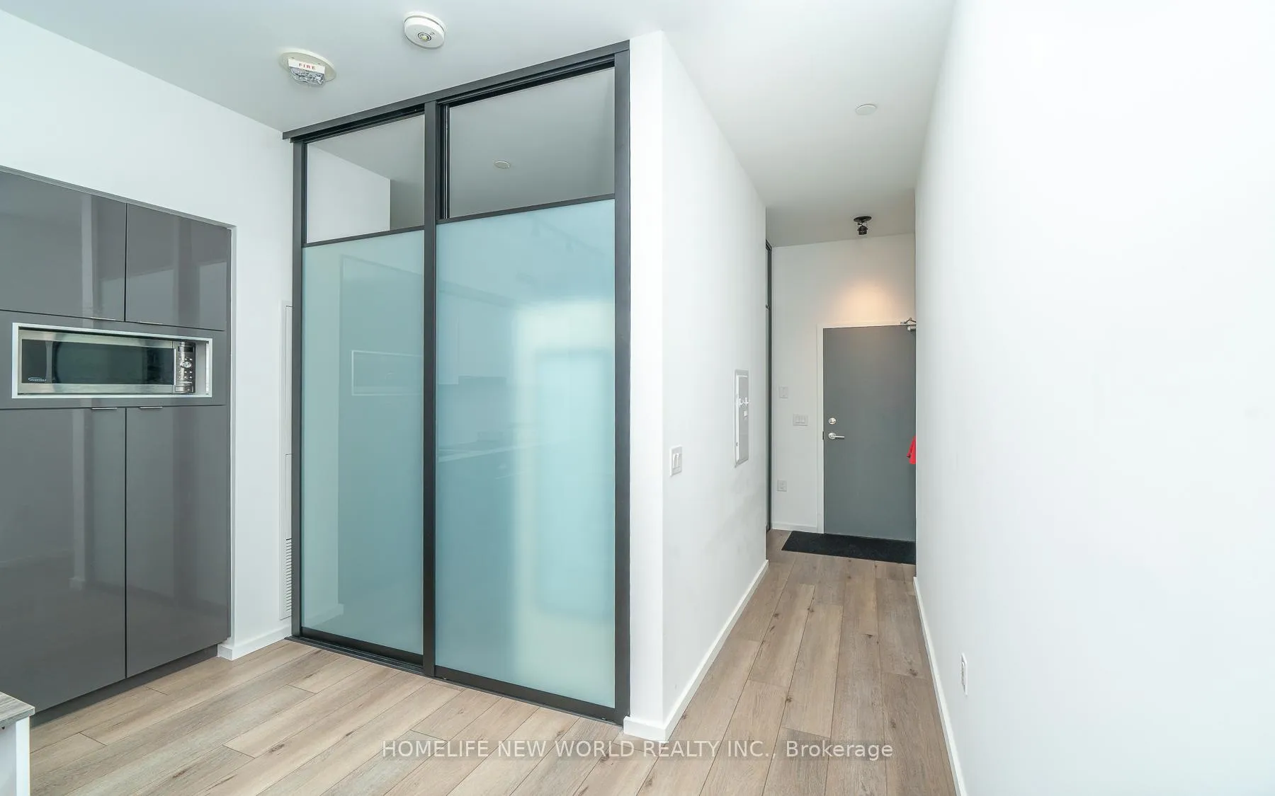 Photo 4 of Unit PH09, 21 Lawren Harris Square, Toronto, Moss Park — HOMEH
