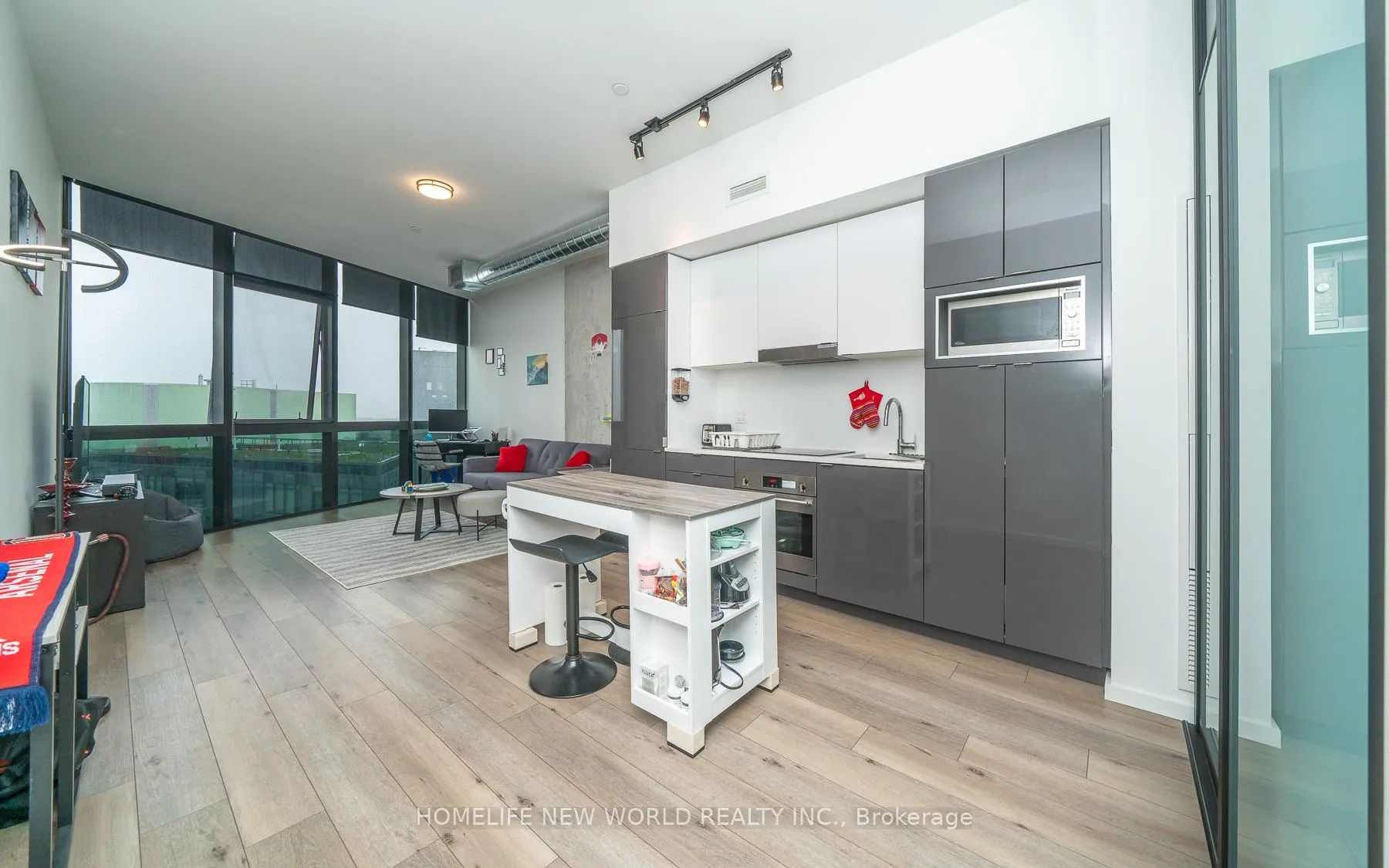 Photo 5 of Unit PH09, 21 Lawren Harris Square, Toronto, Moss Park — HOMEH