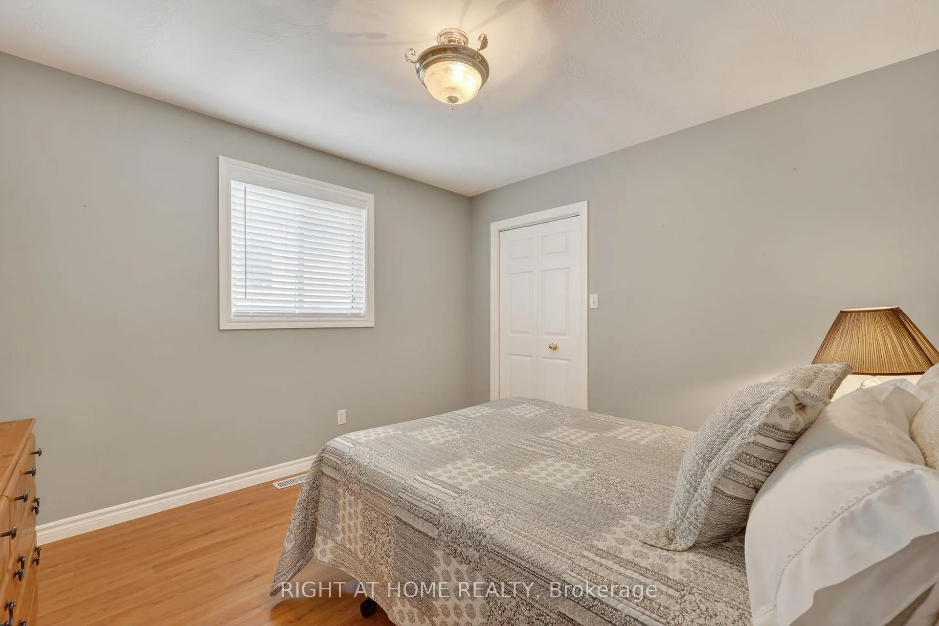 Photo 19 of 102 Monique Crescent, Barrie, East Bayfield — HOMEH