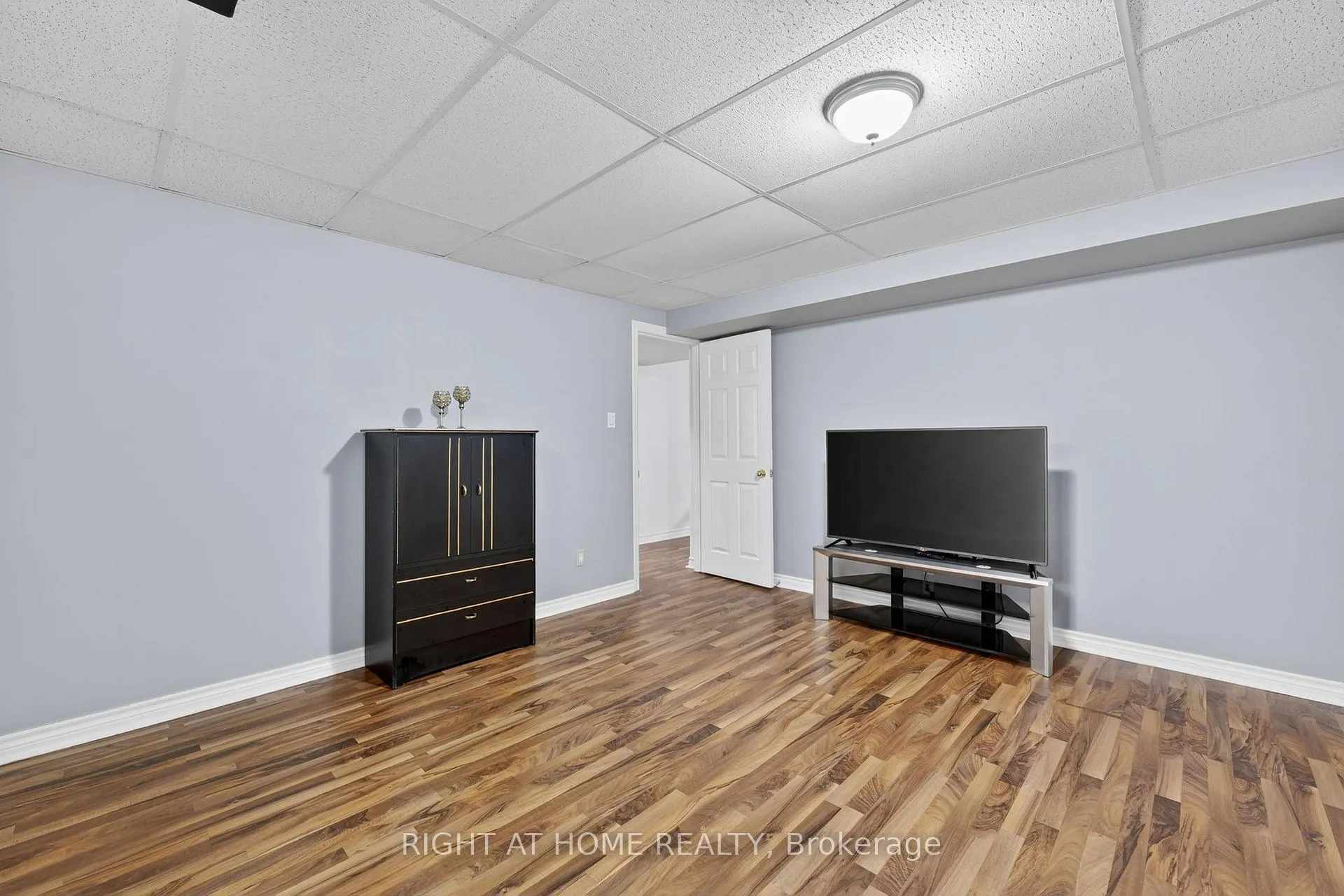 Photo 33 of 102 Monique Crescent, Barrie, East Bayfield — HOMEH