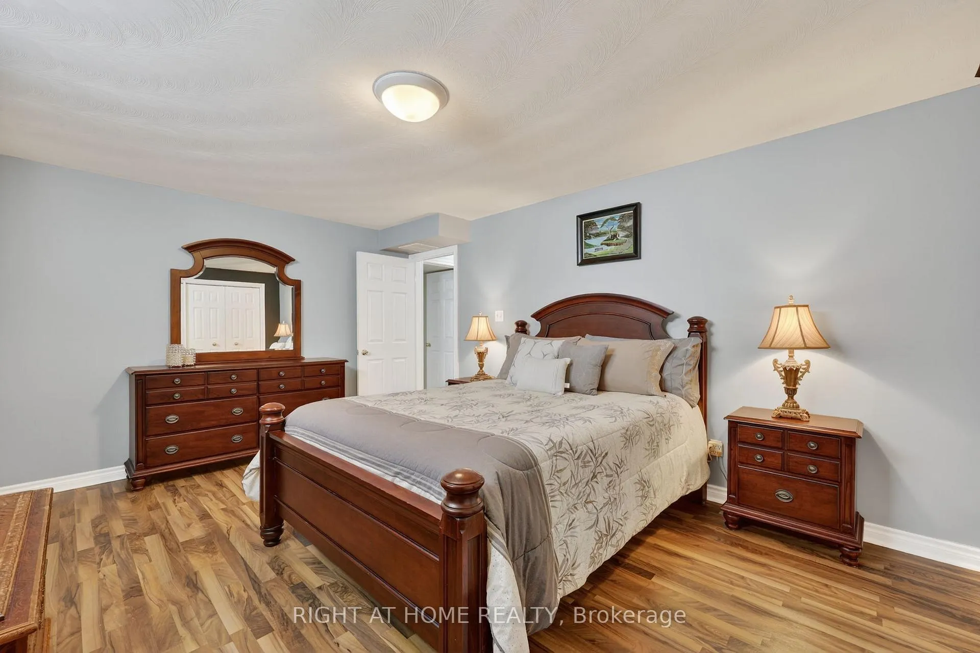 Photo 35 of 102 Monique Crescent, Barrie, East Bayfield — HOMEH