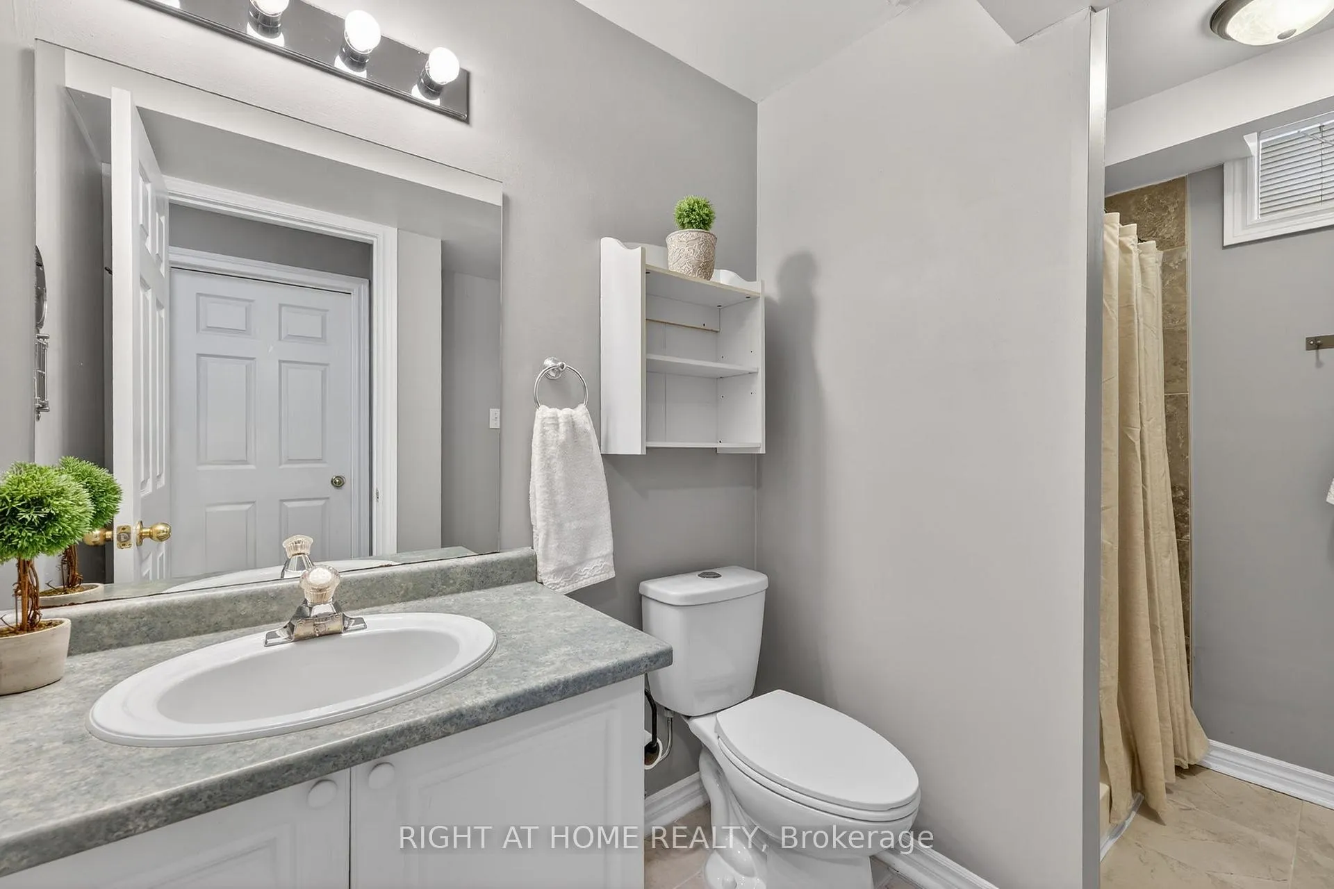 Photo 36 of 102 Monique Crescent, Barrie, East Bayfield — HOMEH
