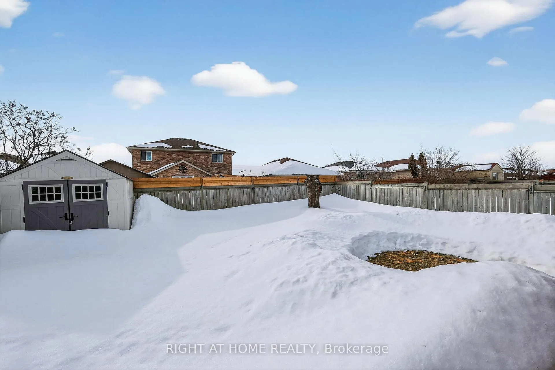 Photo 45 of 102 Monique Crescent, Barrie, East Bayfield — HOMEH