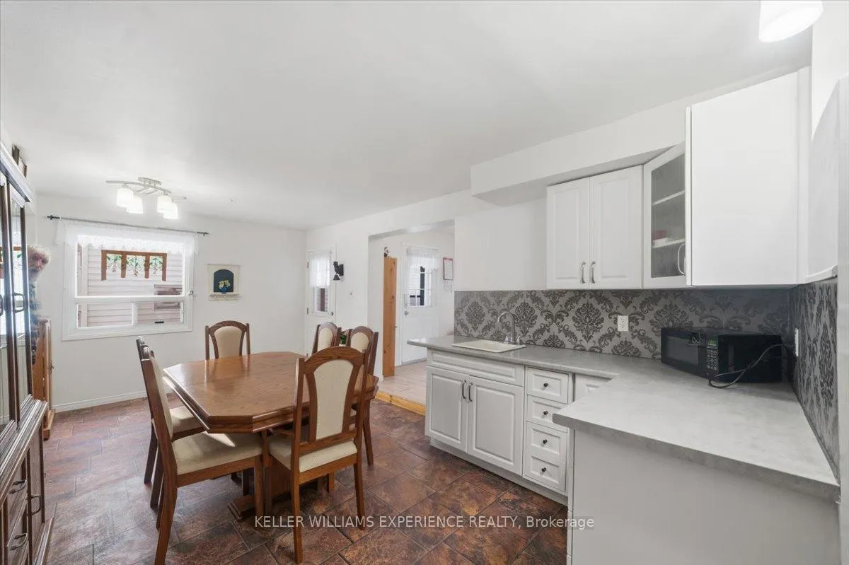 Photo 3 of 755 Happy Vale Drive, Innisfil, Alcona — HOMEH