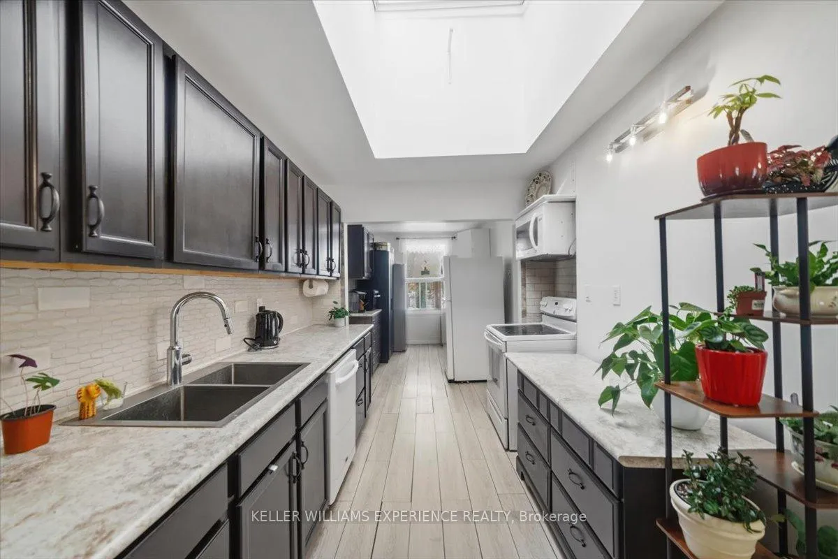 Photo 5 of 755 Happy Vale Drive, Innisfil, Alcona — HOMEH