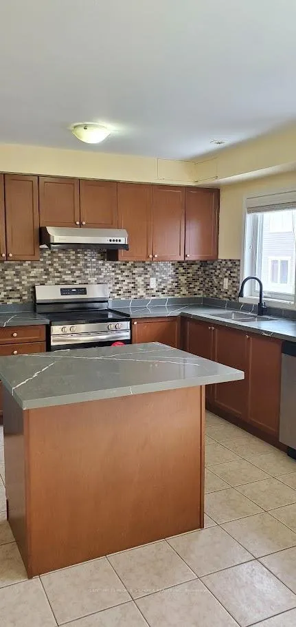 Photo 2 of 59 Betterton Crescent, Brampton, Northwest Brampton — HOMEH