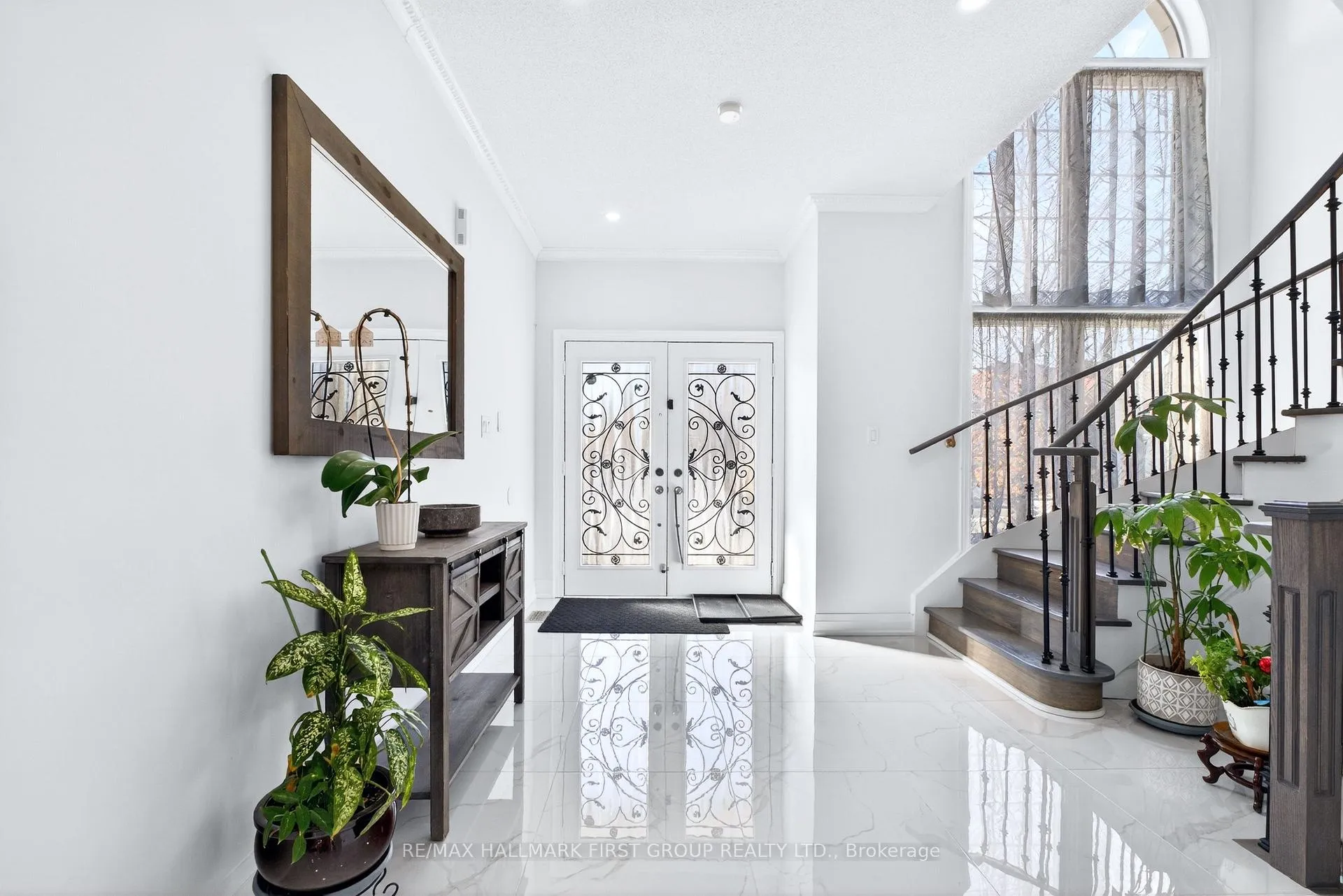 Photo 4 of 18 Buster Drive, Brampton, Bram West — HOMEH