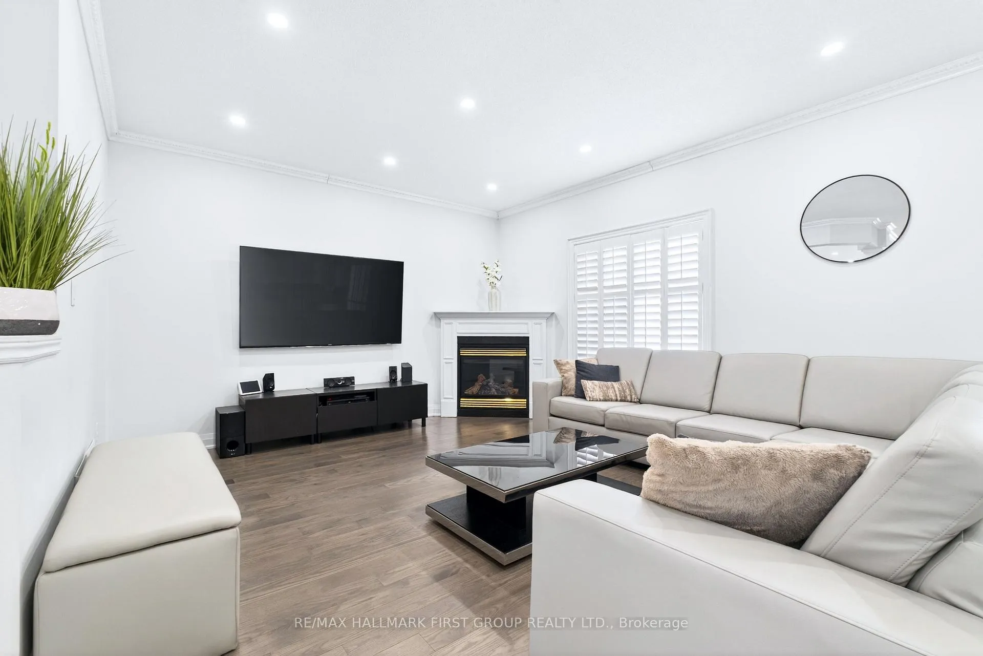 Photo 10 of 18 Buster Drive, Brampton, Bram West — HOMEH