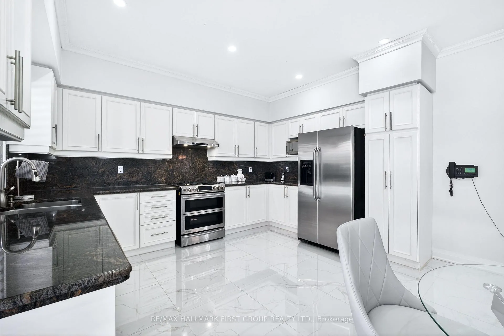 Photo 19 of 18 Buster Drive, Brampton, Bram West — HOMEH