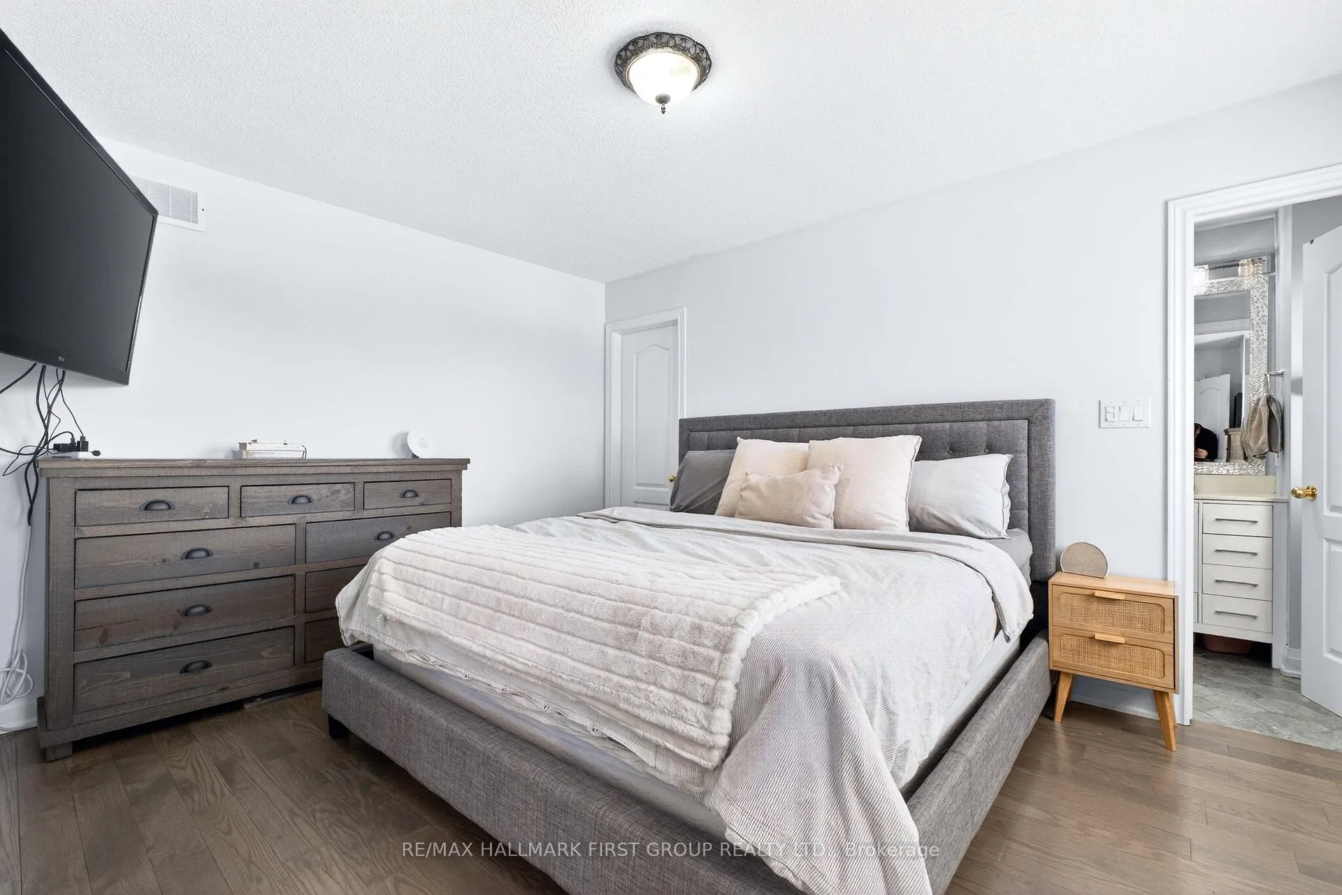 Photo 24 of 18 Buster Drive, Brampton, Bram West — HOMEH