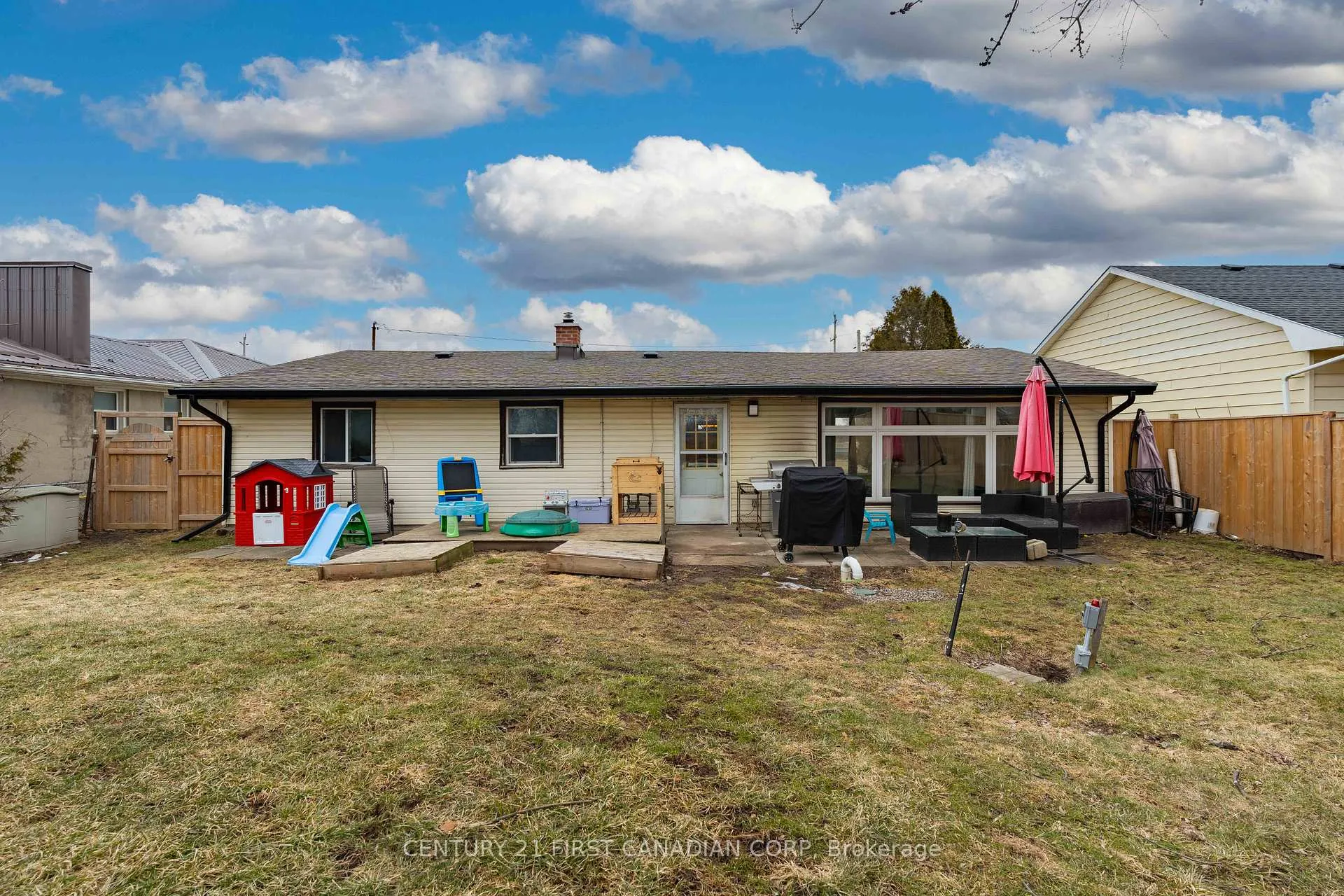 Photo 36 of 43747 Talbot Line, Central Elgin, Rural Central Elgin — HOMEH