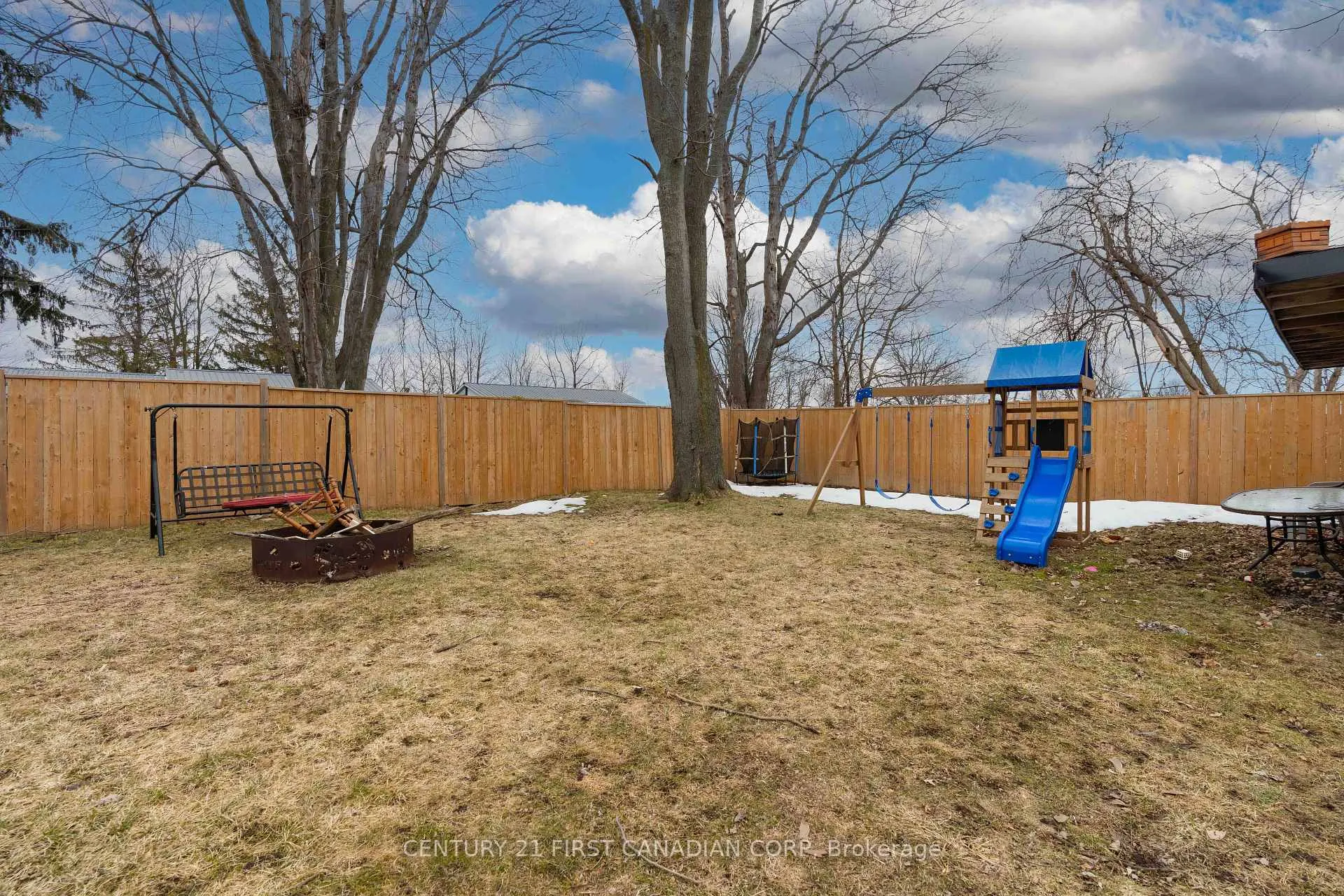Photo 41 of 43747 Talbot Line, Central Elgin, Rural Central Elgin — HOMEH