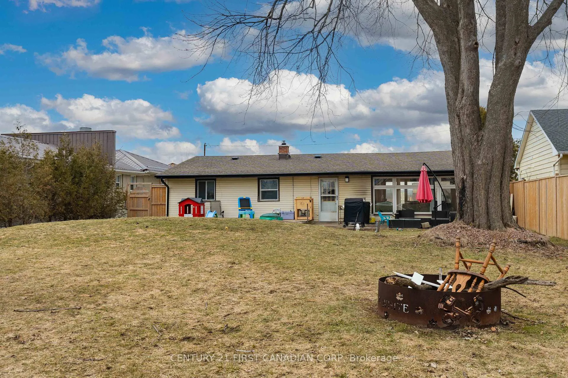 Photo 43 of 43747 Talbot Line, Central Elgin, Rural Central Elgin — HOMEH