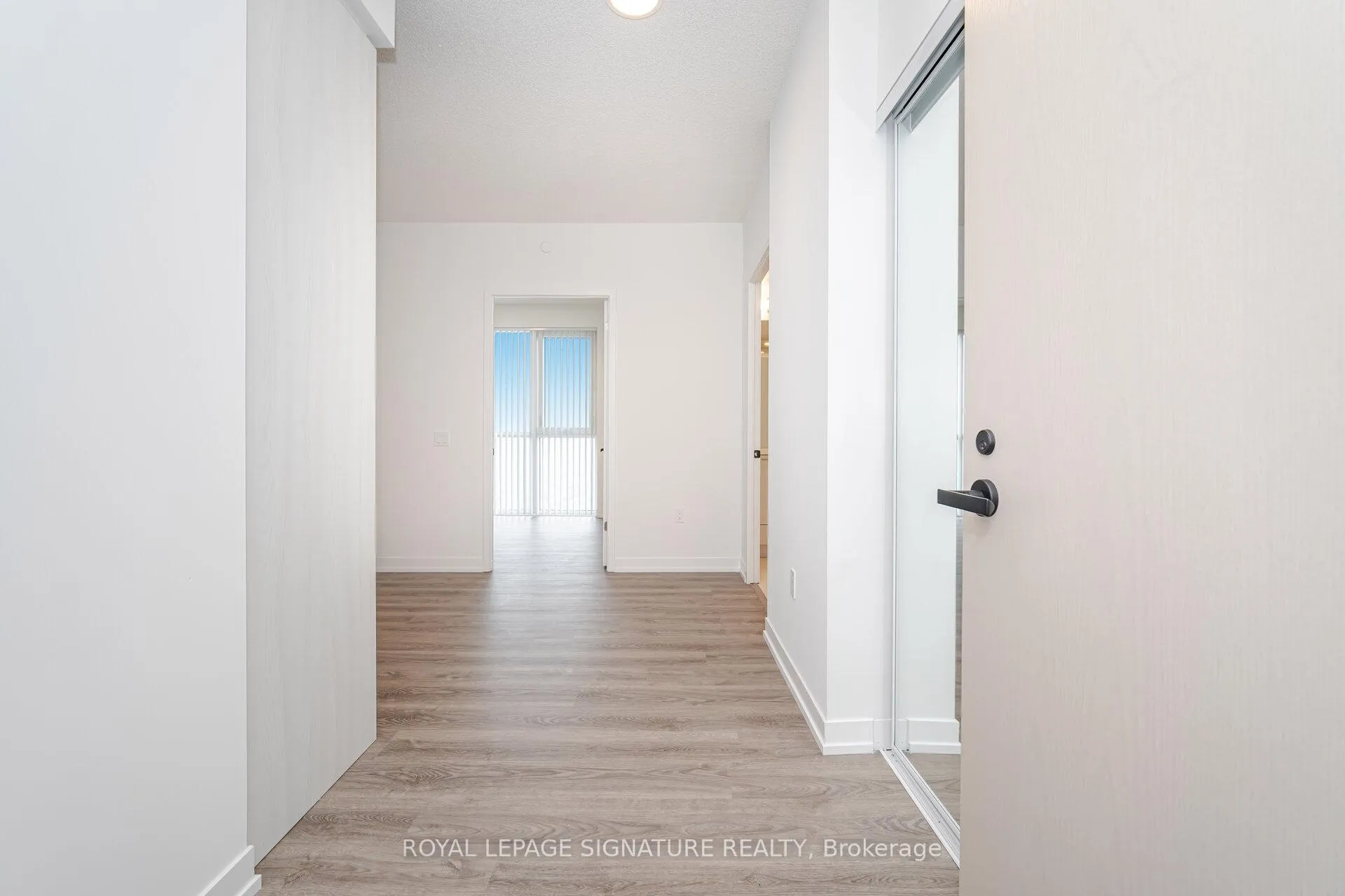 Photo 4 of Unit 4806, 195 Commerce Street, Vaughan, Vaughan Corporate Centre — HOMEH