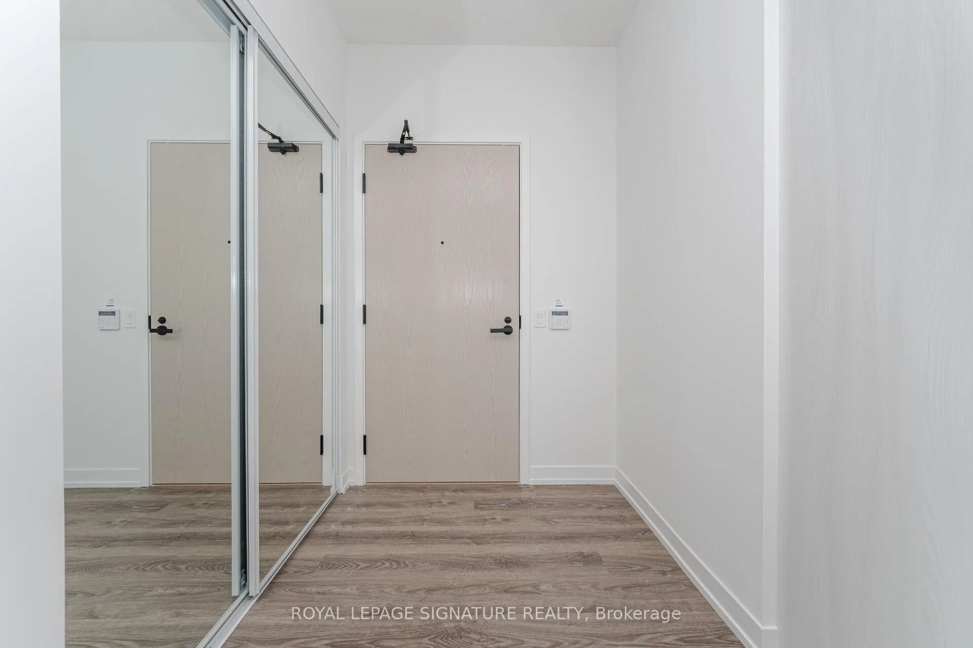 Photo 5 of Unit 4806, 195 Commerce Street, Vaughan, Vaughan Corporate Centre — HOMEH