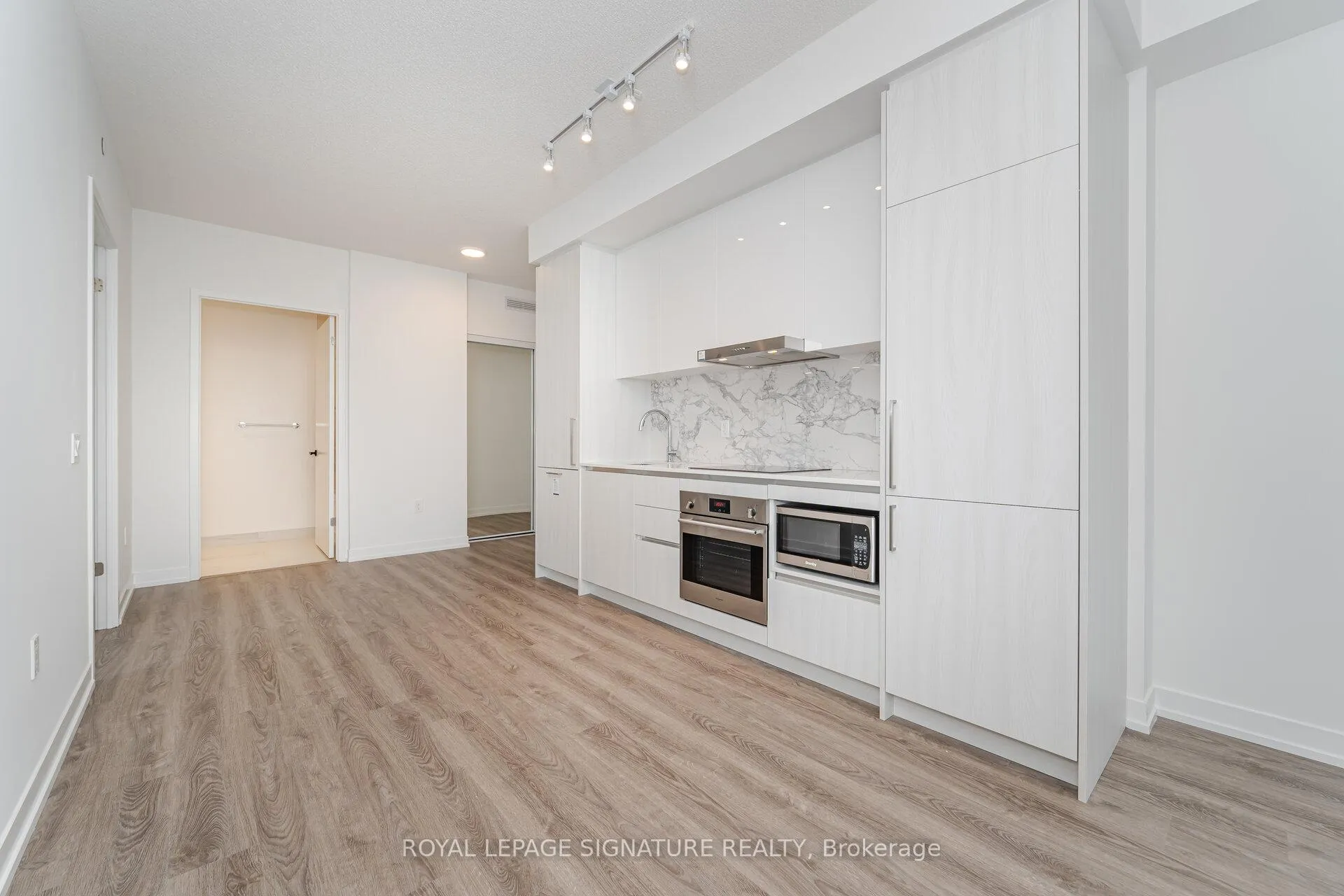 Photo 6 of Unit 4806, 195 Commerce Street, Vaughan, Vaughan Corporate Centre — HOMEH