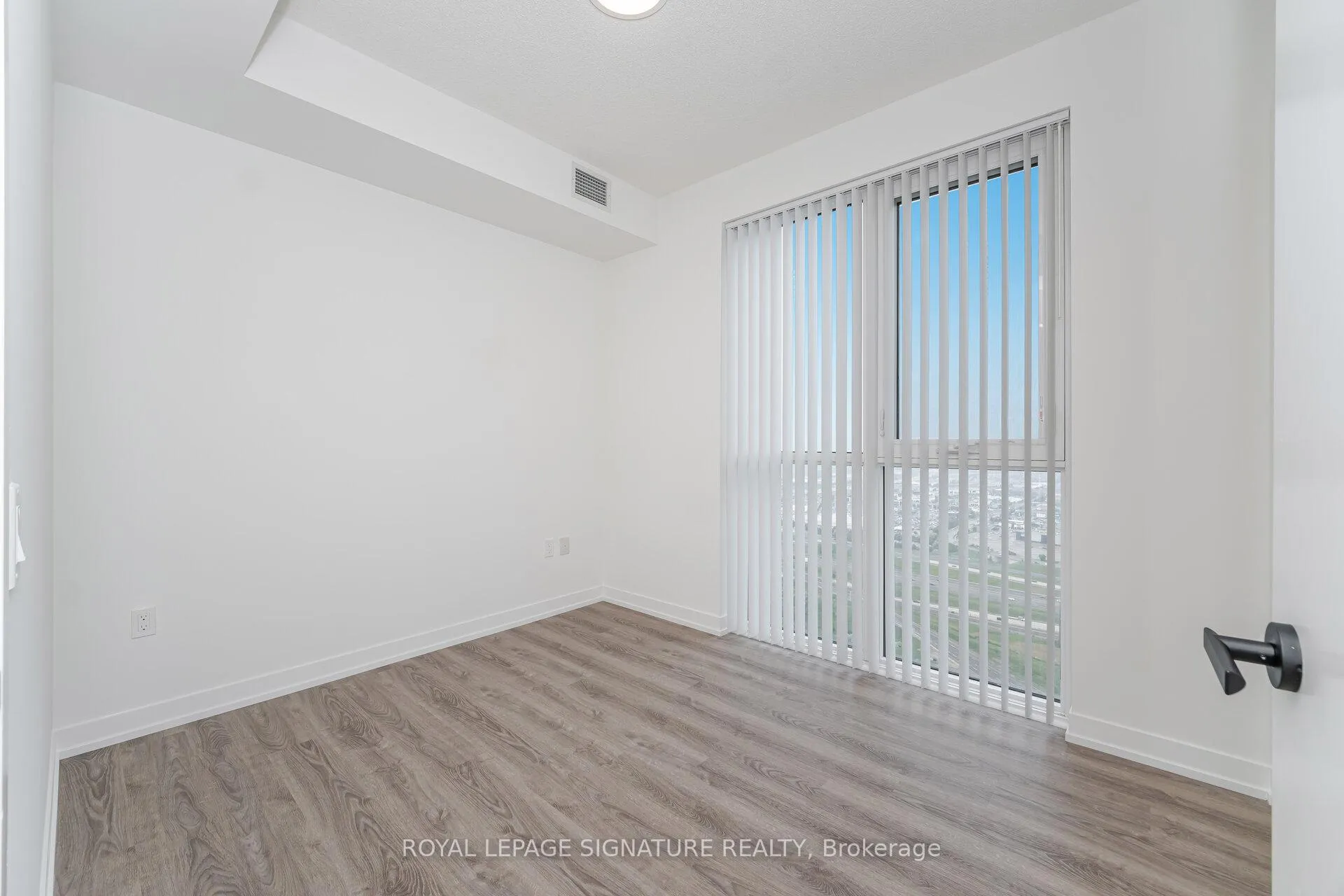 Photo 13 of Unit 4806, 195 Commerce Street, Vaughan, Vaughan Corporate Centre — HOMEH