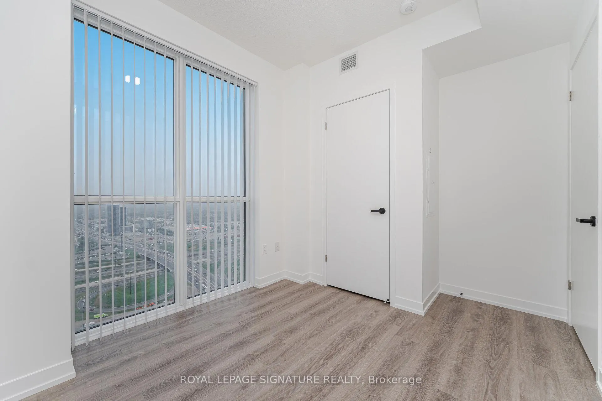 Photo 19 of Unit 4806, 195 Commerce Street, Vaughan, Vaughan Corporate Centre — HOMEH