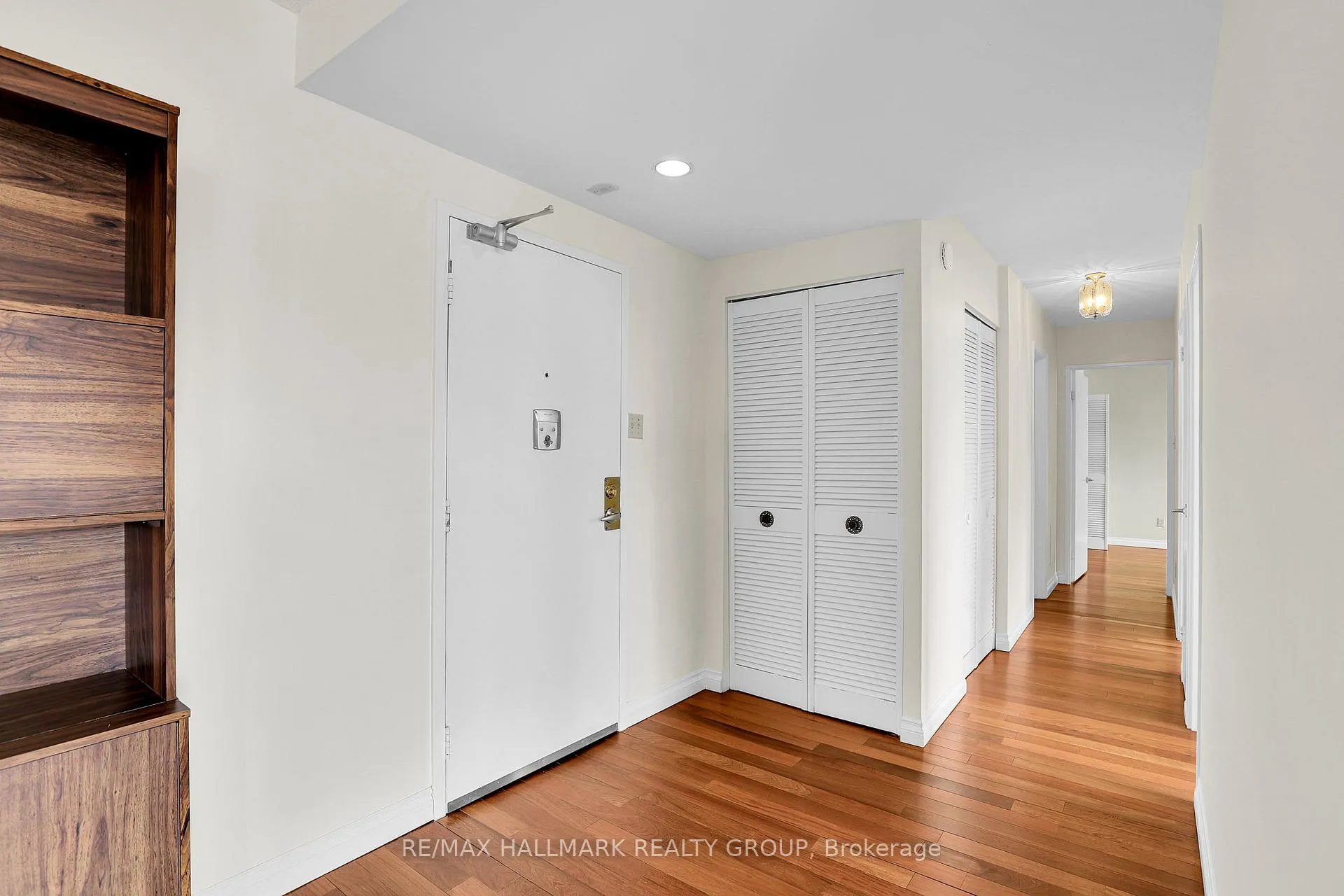 Photo 3 of Unit 501, 333 Chapel Street, Ottawa, Sandy Hill — HOMEH
