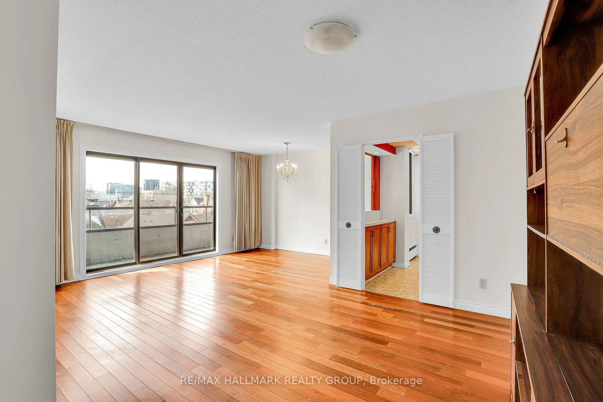 Photo 4 of Unit 501, 333 Chapel Street, Ottawa, Sandy Hill — HOMEH