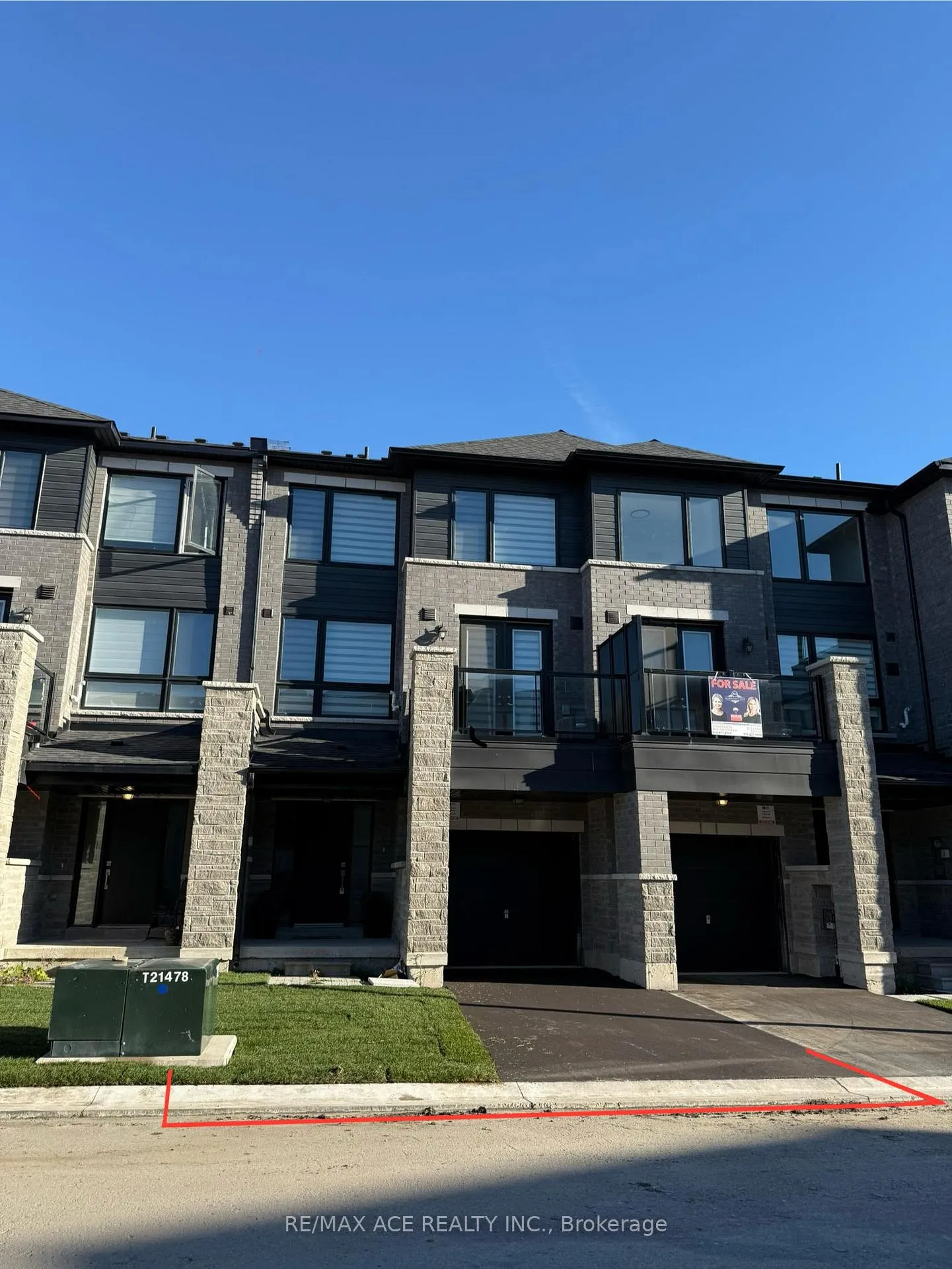 Photo 1 of 24 Spry Lane, Barrie, Innis-Shore — HOMEH