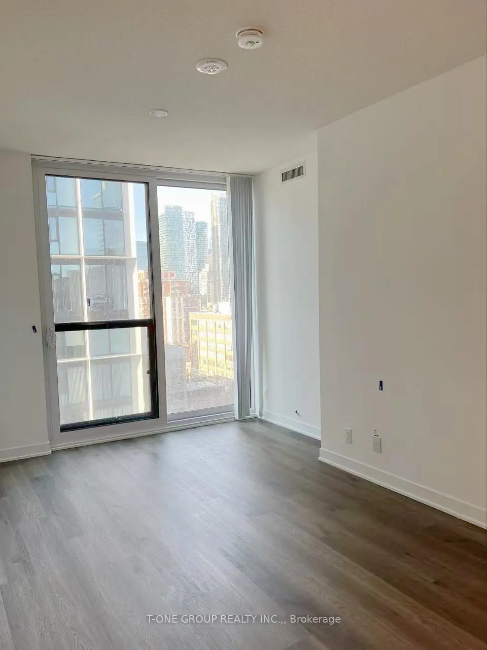 Photo 4 of Unit 1612, 180 Front Street E, Toronto, Moss Park — HOMEH