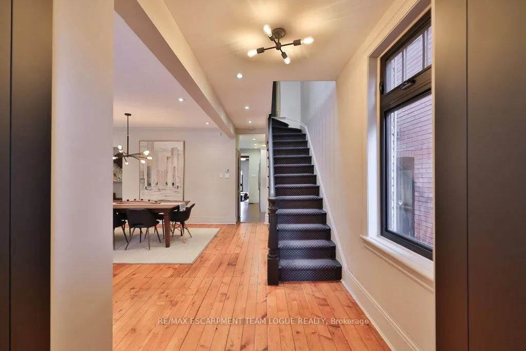 Photo 4 of 322 Caroline Street S, Hamilton, Durand — HOMEH