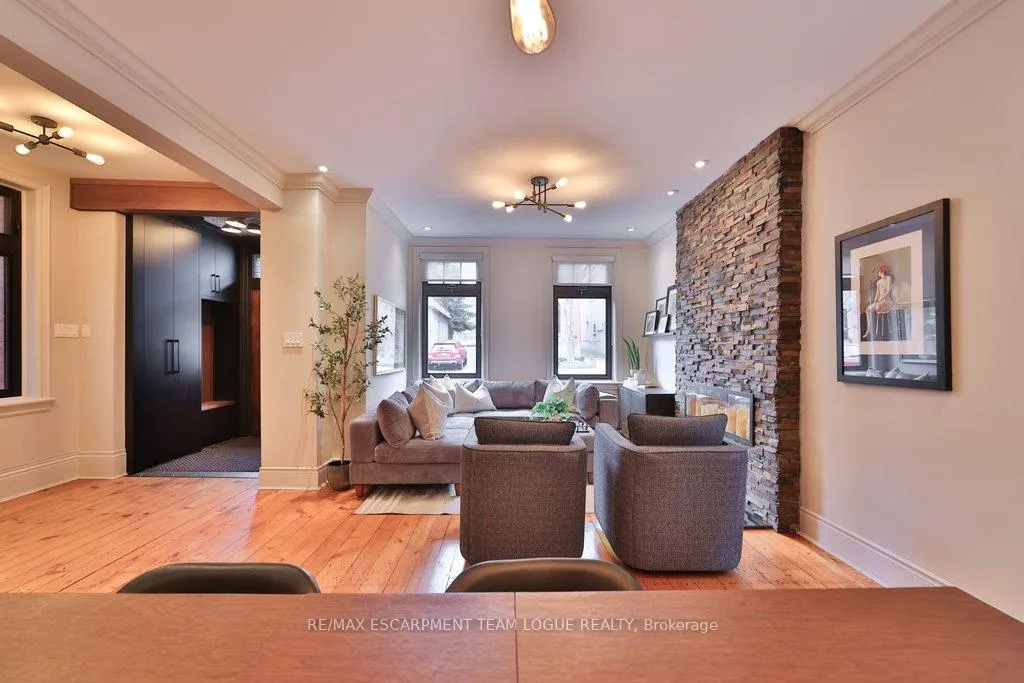 Photo 8 of 322 Caroline Street S, Hamilton, Durand — HOMEH