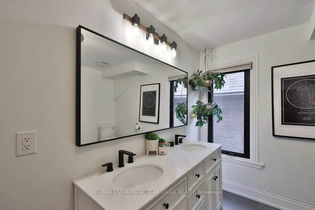 Photo 37 of 322 Caroline Street S, Hamilton, Durand — HOMEH