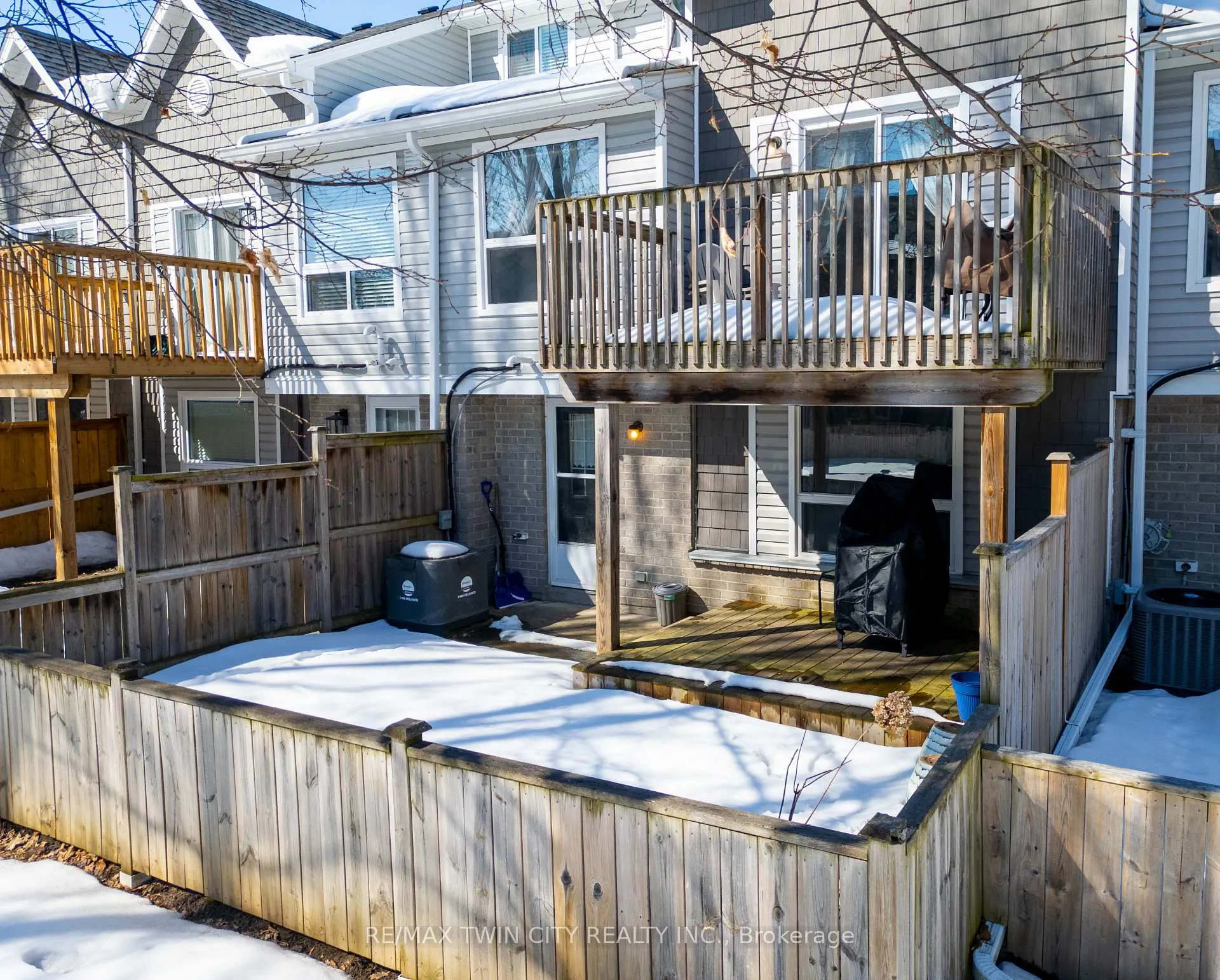 Photo 2 of Unit 23, 54 Green Valley Drive, Kitchener — HOMEH