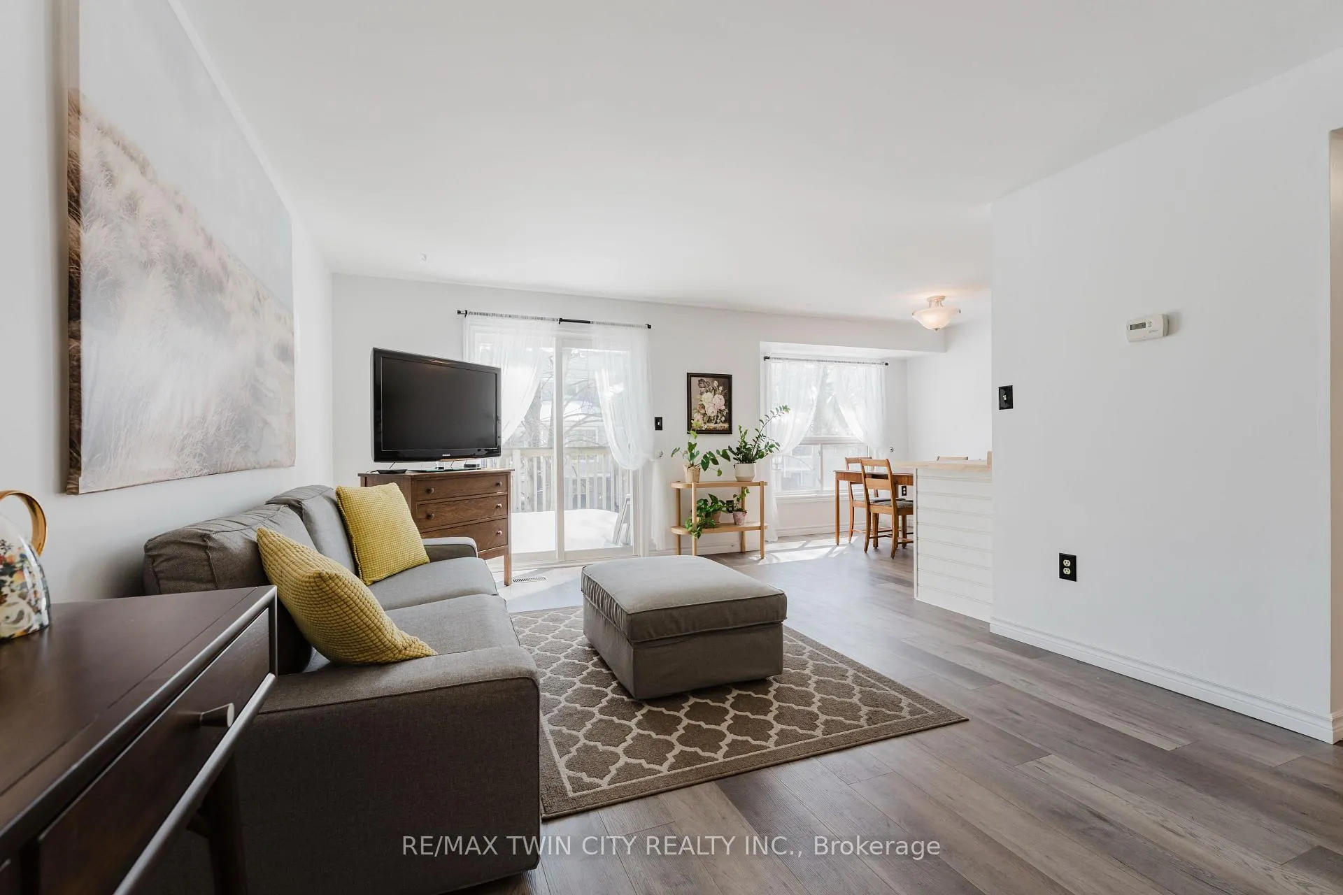 Photo 3 of Unit 23, 54 Green Valley Drive, Kitchener — HOMEH