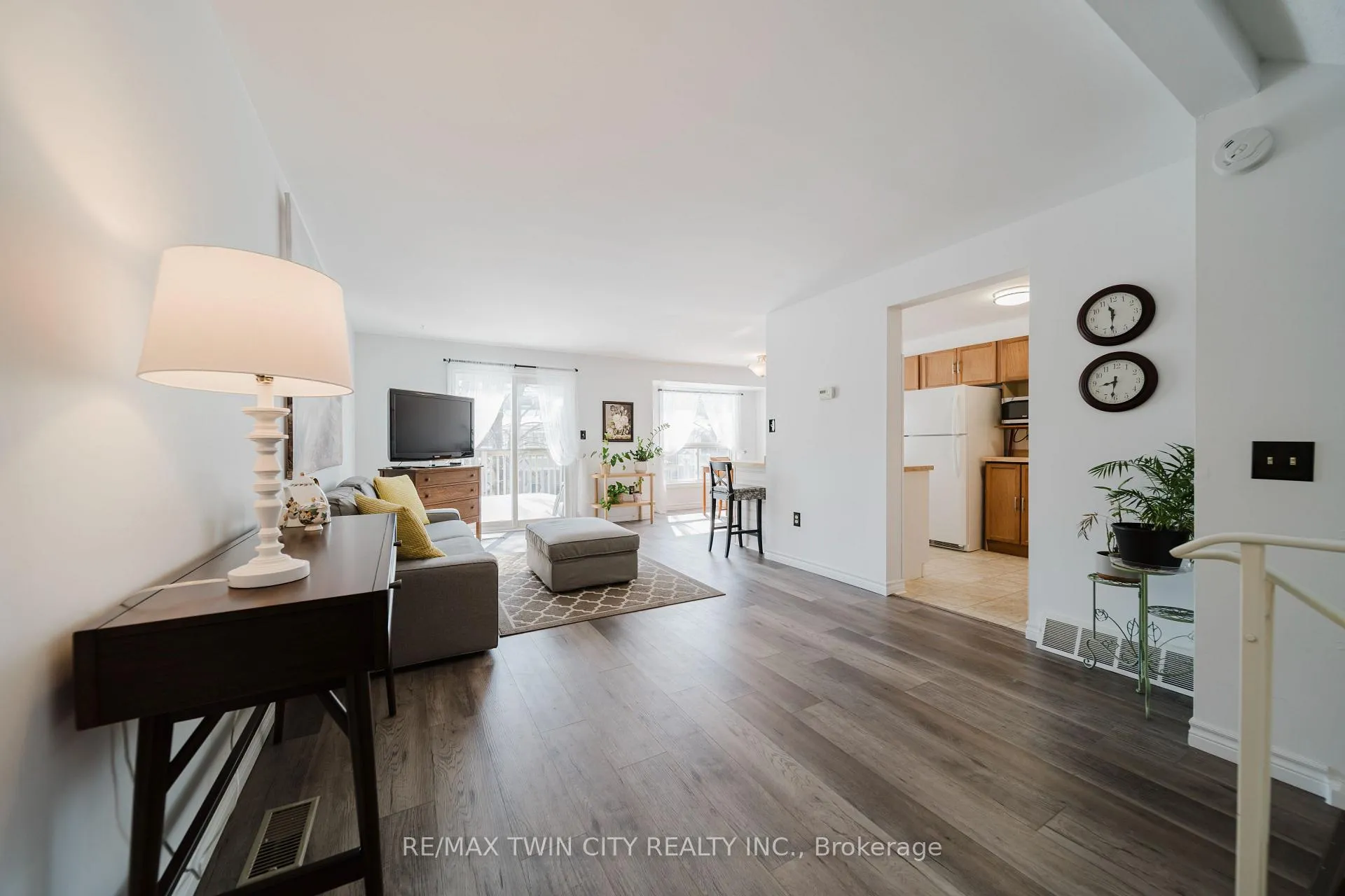 Photo 4 of Unit 23, 54 Green Valley Drive, Kitchener — HOMEH