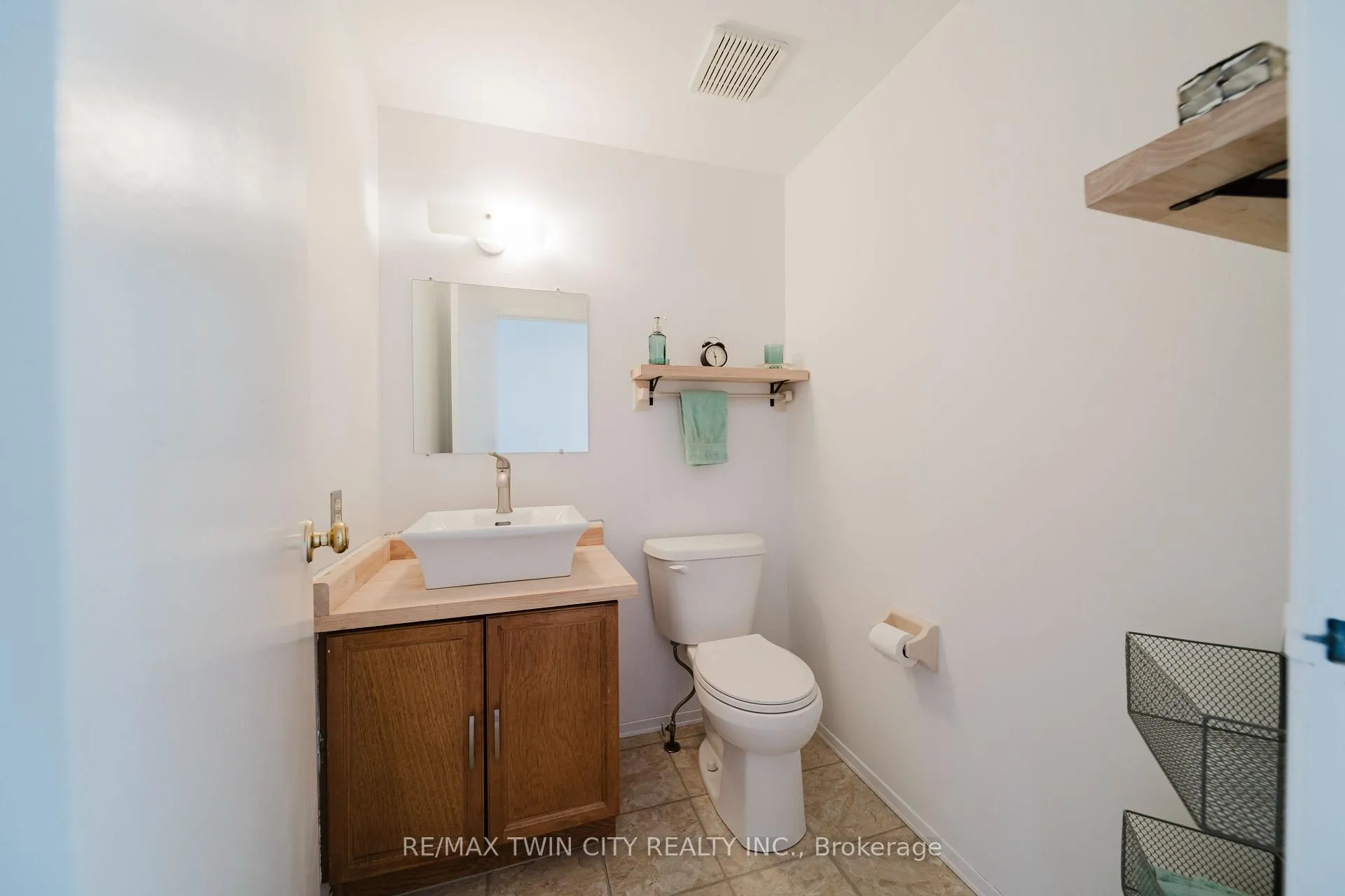 Photo 17 of Unit 23, 54 Green Valley Drive, Kitchener — HOMEH