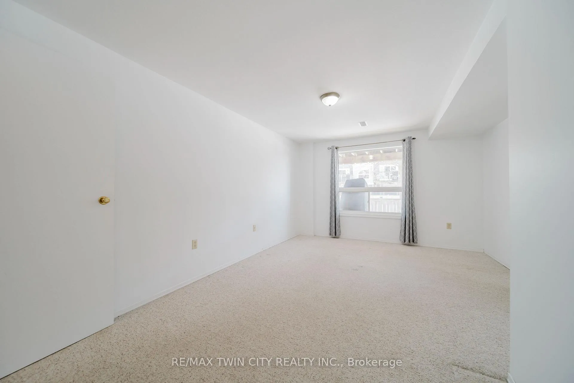 Photo 29 of Unit 23, 54 Green Valley Drive, Kitchener — HOMEH