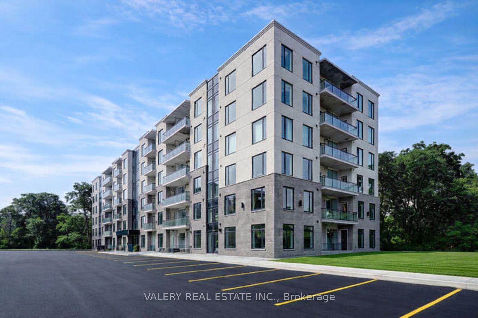 Front of Unit 102, 103 Roger Street