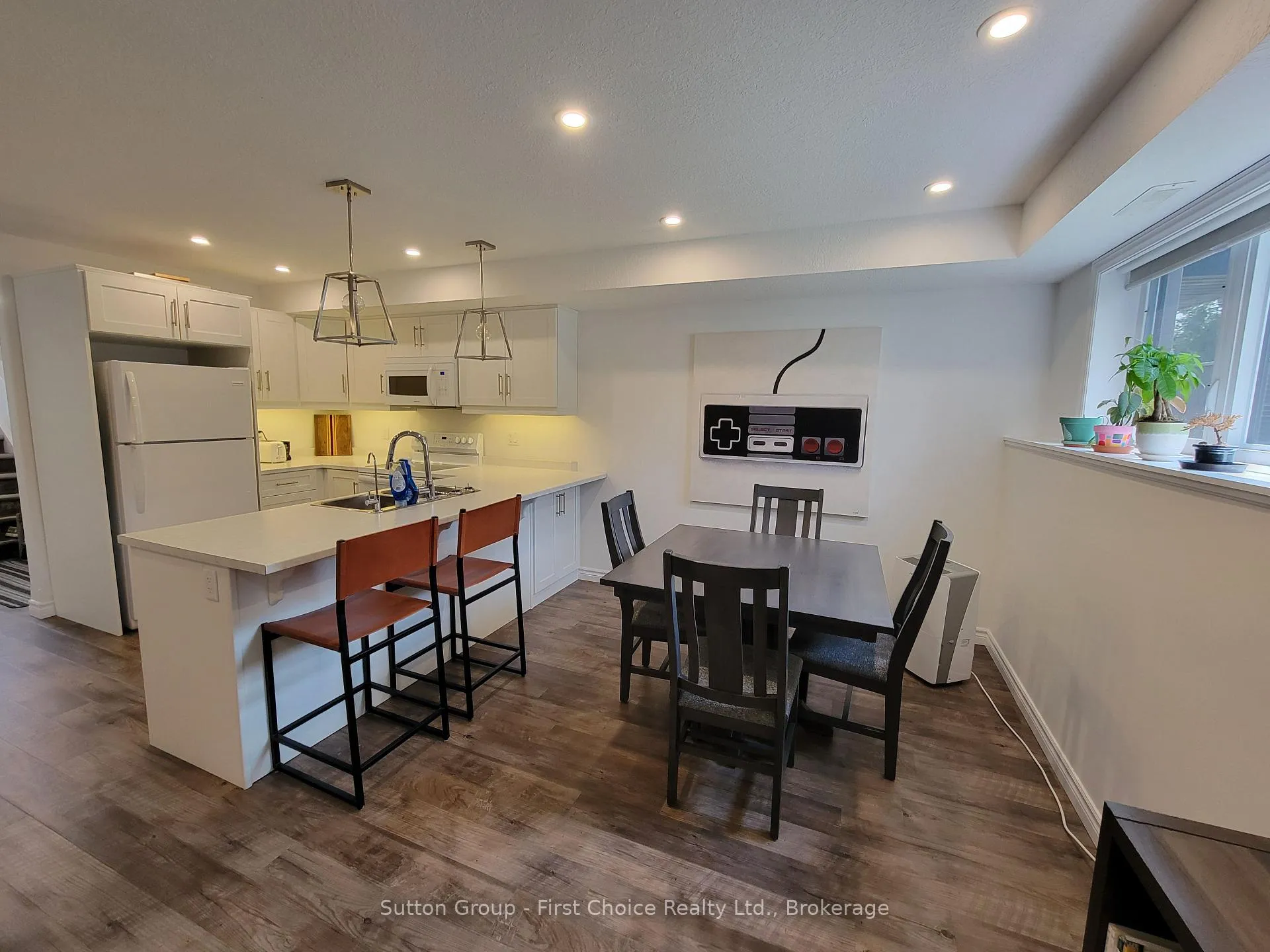 Photo 7 of Unit 5, 3205 Vivian Line 37, Stratford — HOMEH