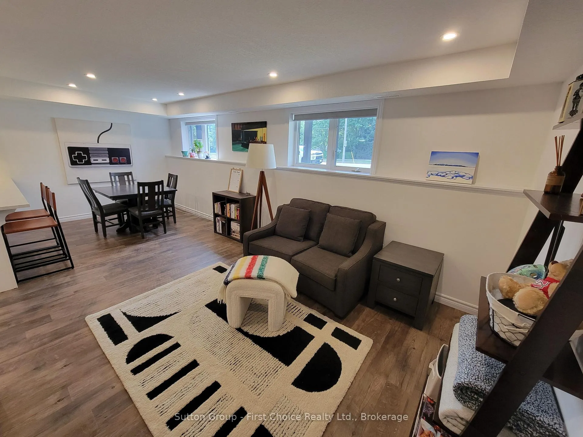 Photo 10 of Unit 5, 3205 Vivian Line 37, Stratford — HOMEH