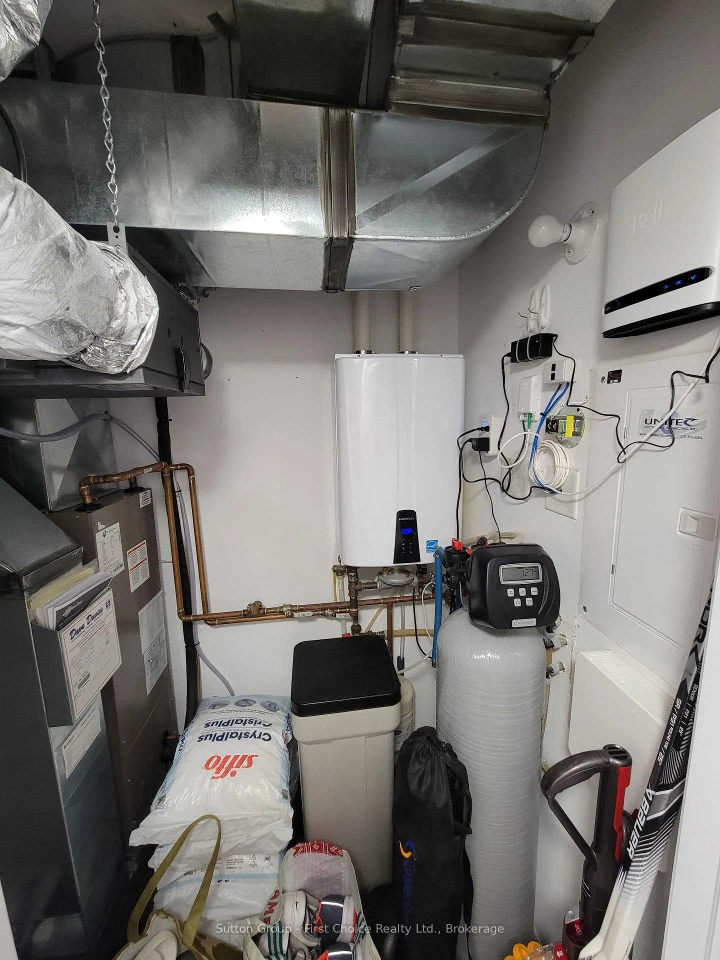Photo 19 of Unit 5, 3205 Vivian Line 37, Stratford — HOMEH